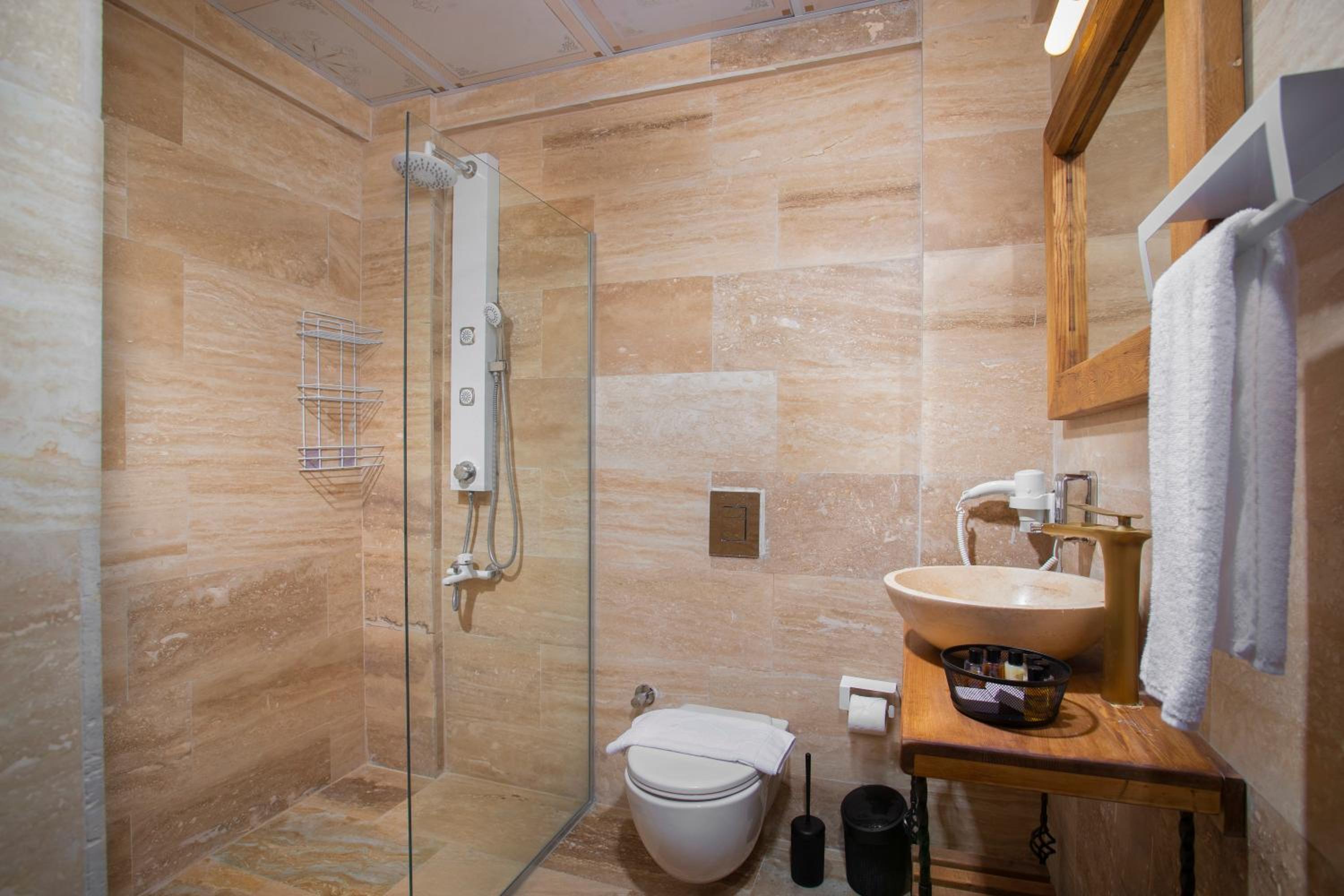 Deluxe Triple Room photo 2