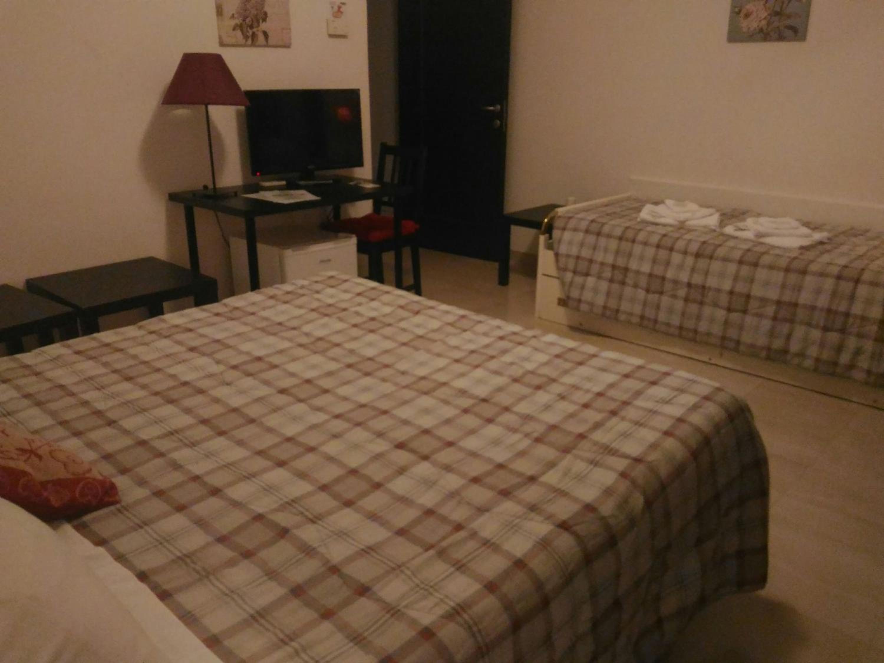 Quadruple Room with Private Bathroom - Photo 3