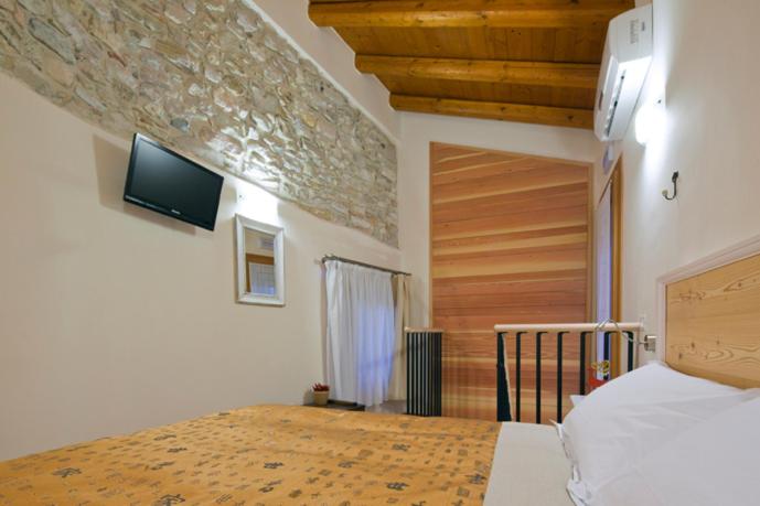 Double Room - Photo 7