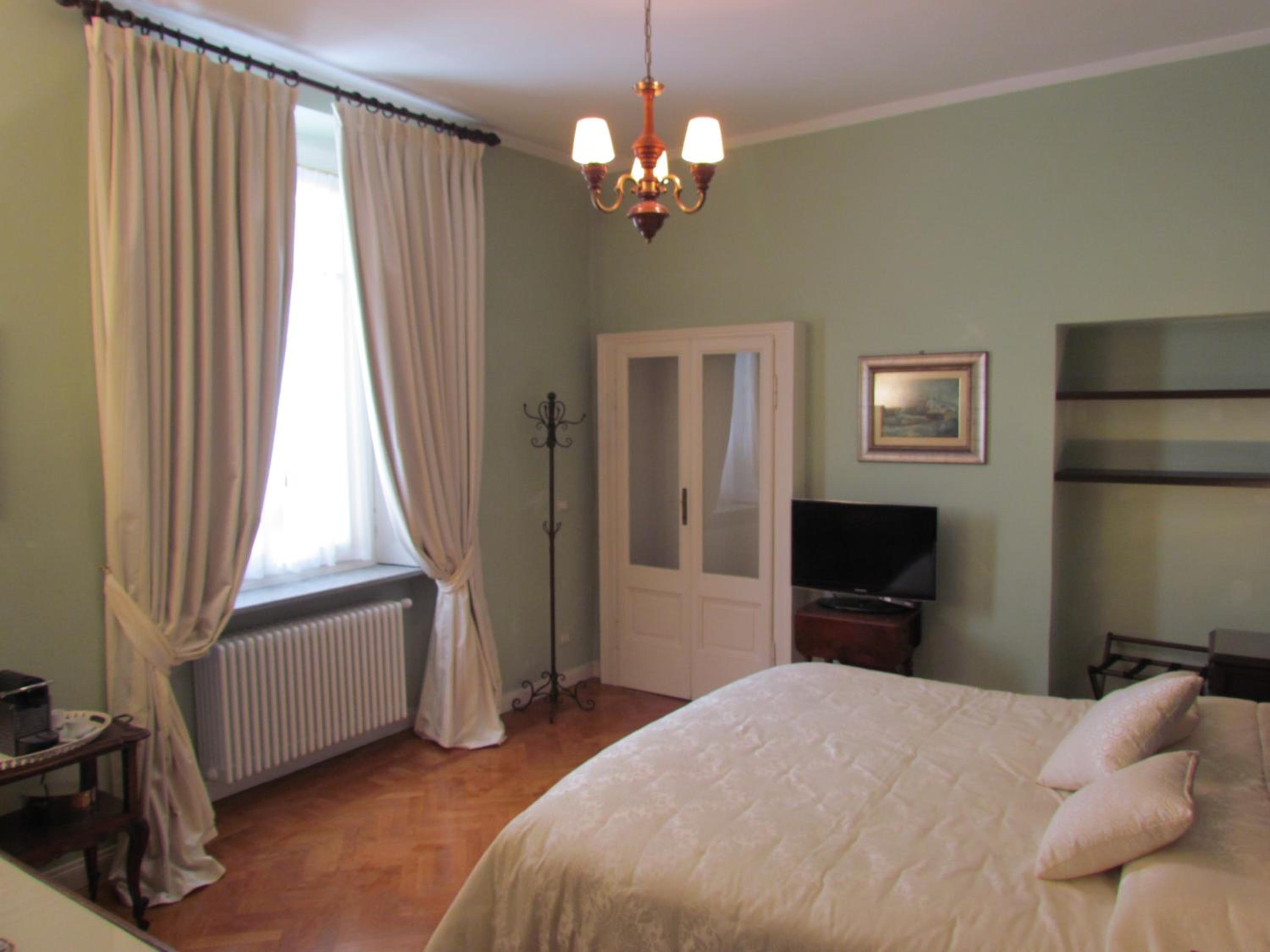Double Room with Private Bathroom photo 3