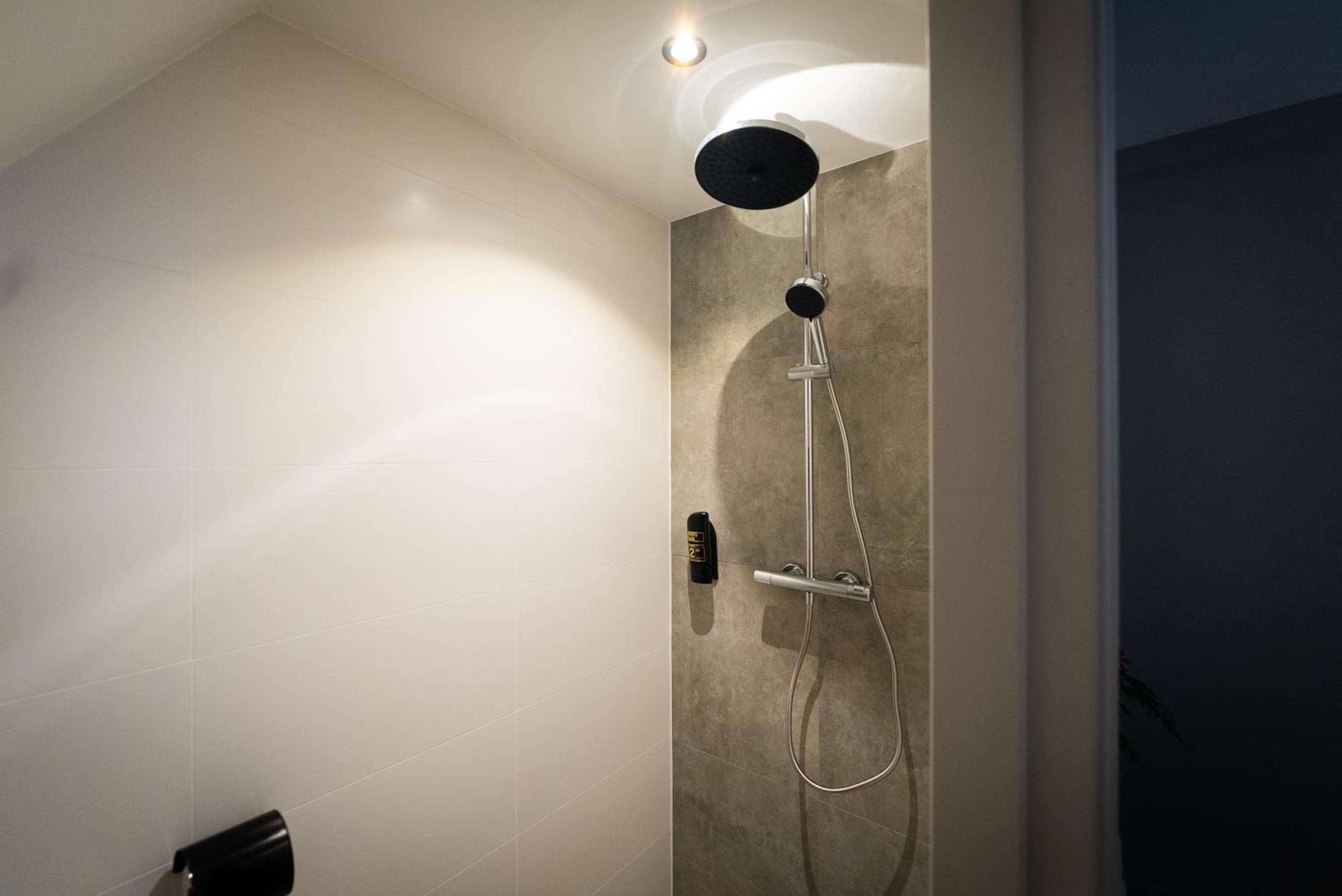Double Canal View with Private Bathroom thumbnail 6