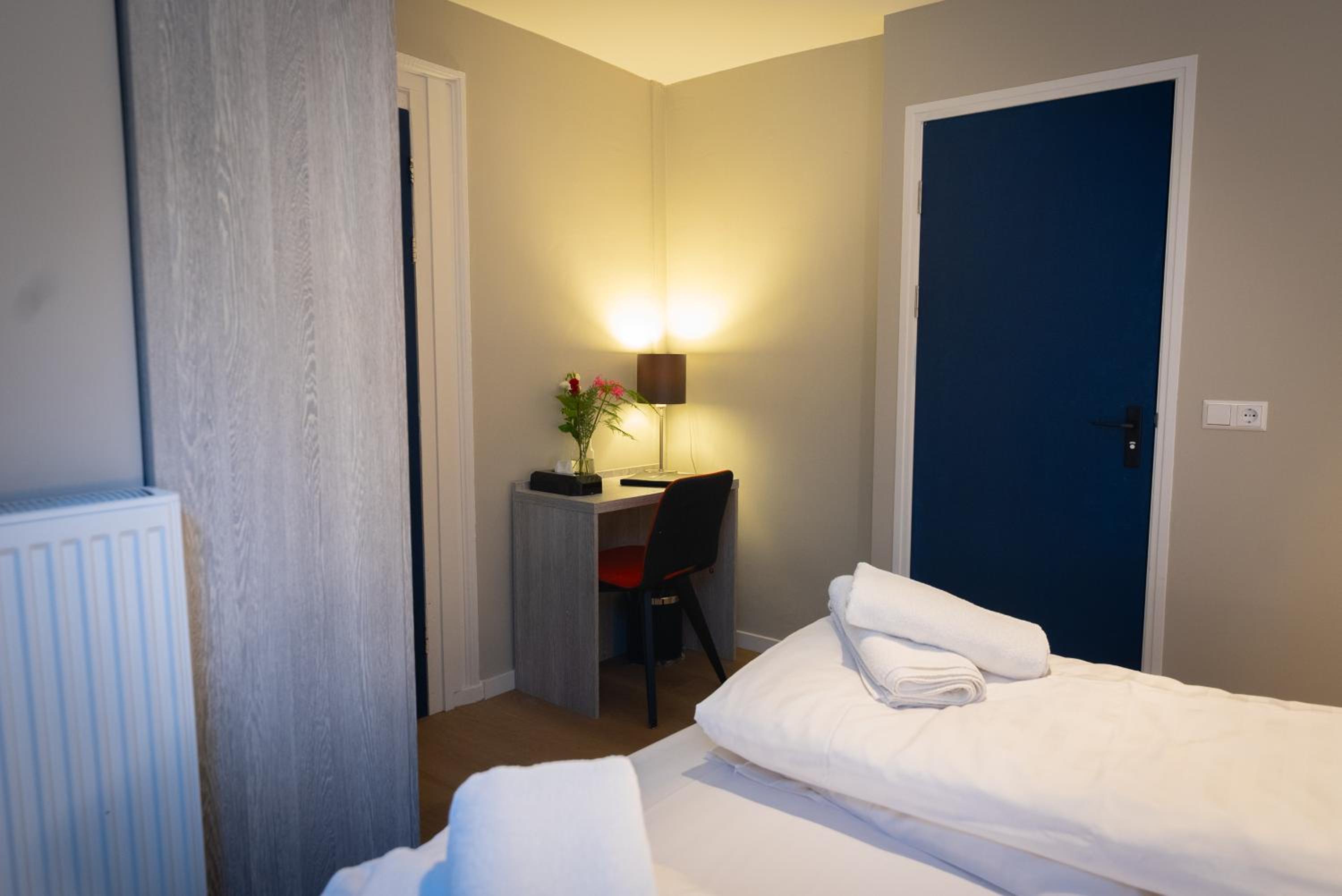 Double Room with Private Bathroom thumbnail 5