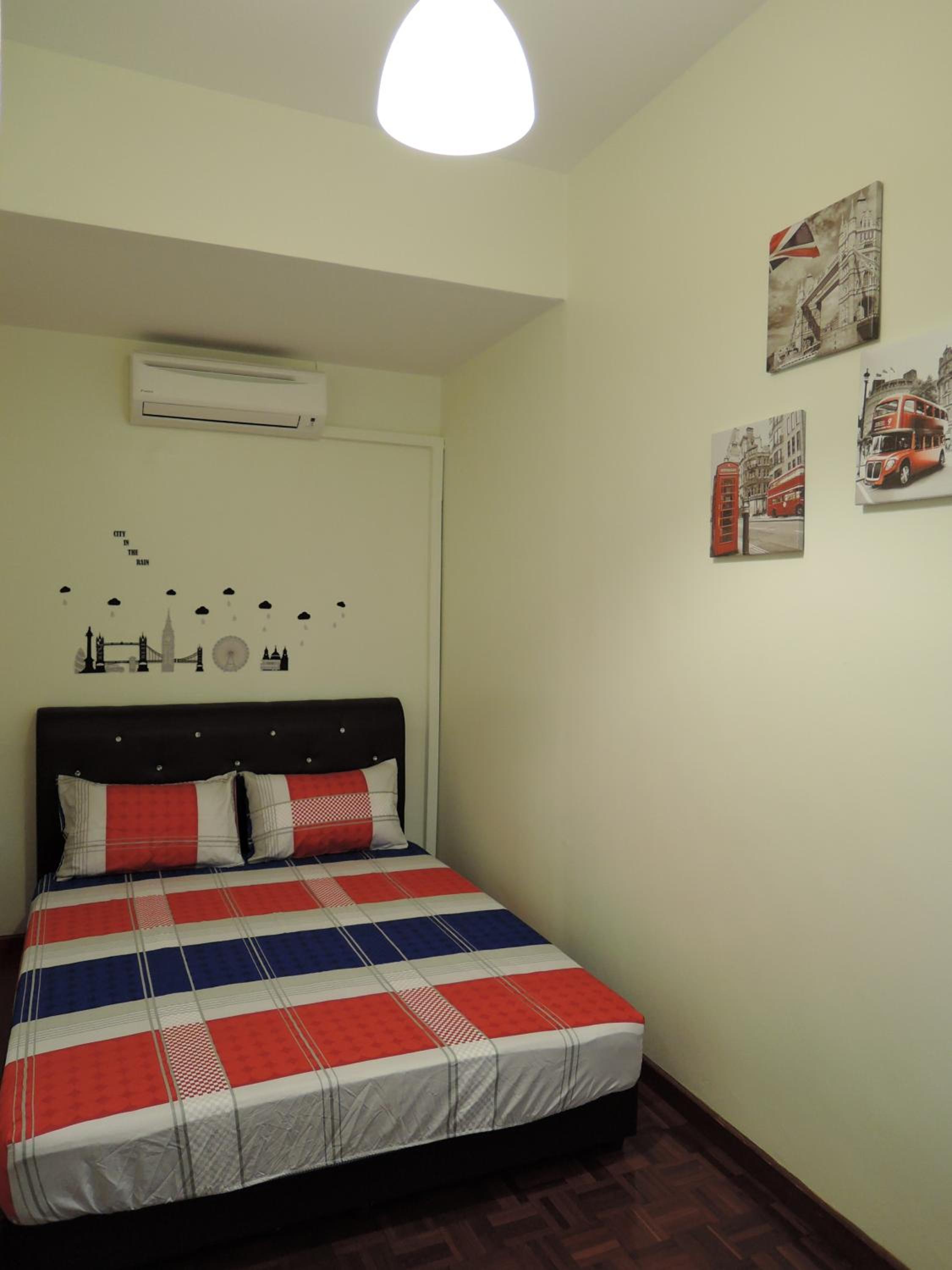 Queen Room with Shared Bathroom