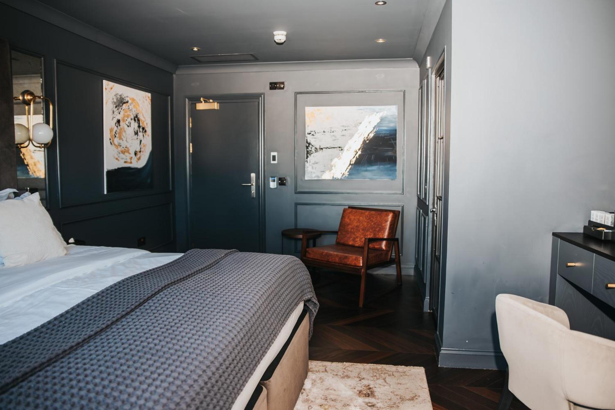 Deluxe King Room - Photo 3
