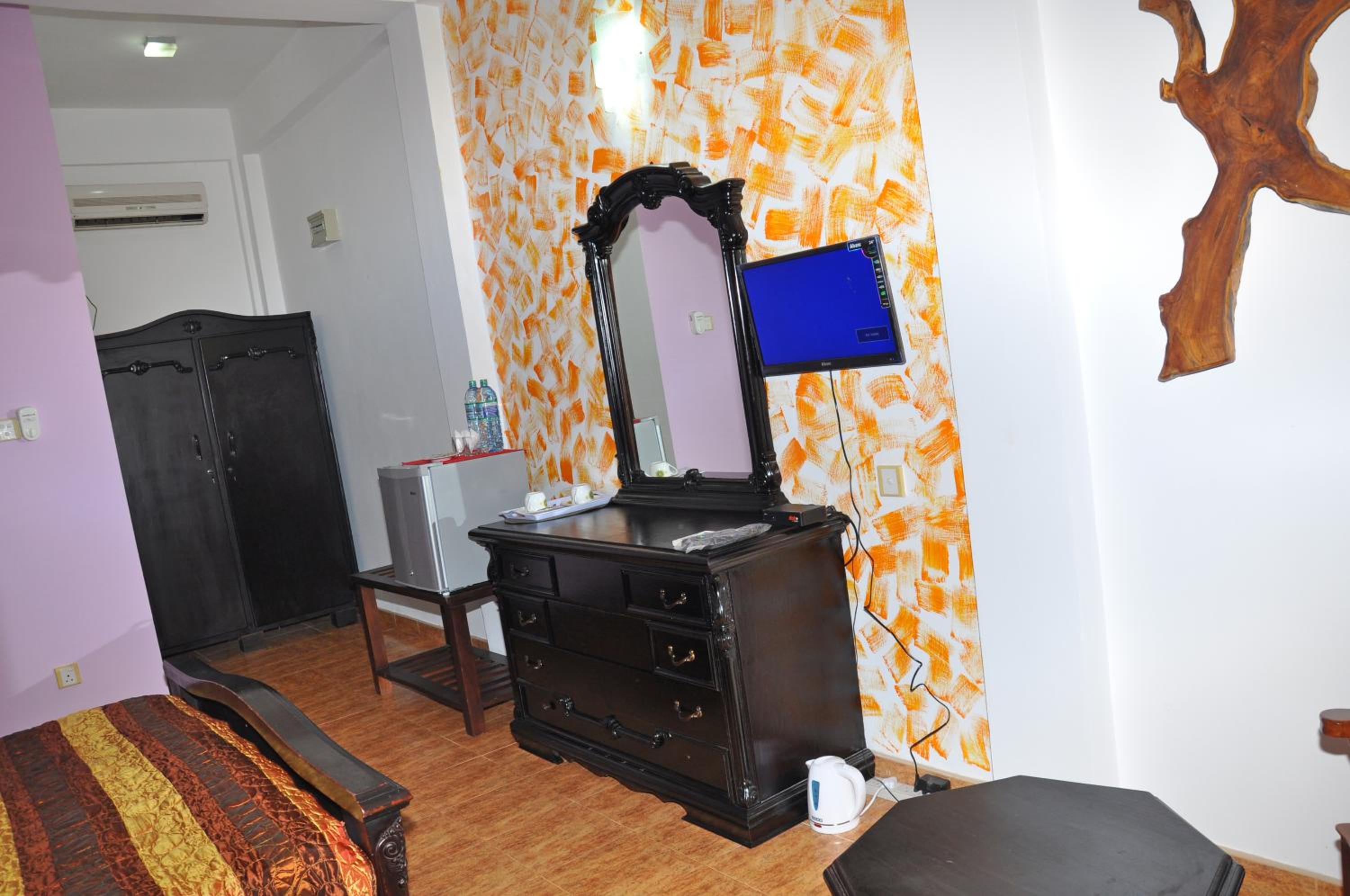 Standard Double Room with Garden and Pool View (Early Check-In or Late Check Check-Out on Availability Basis and 10% off on Food & Beverage) photo 3