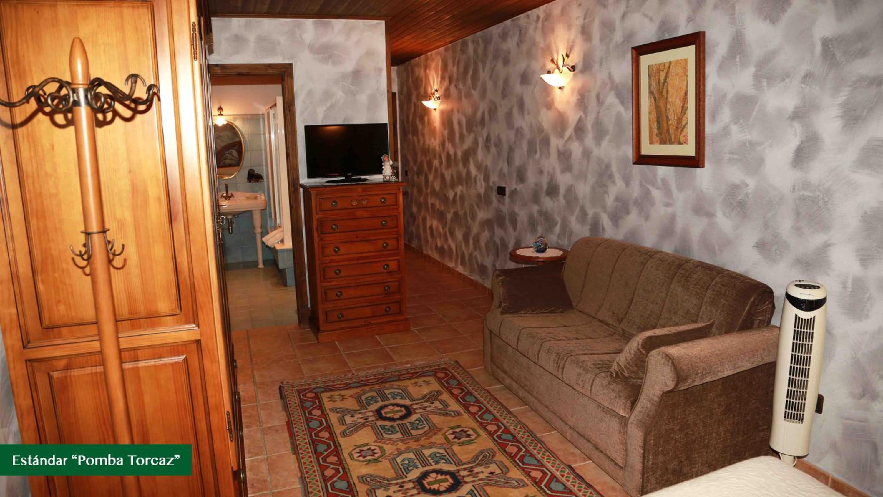 Deluxe Double Room with Garden View photo 2