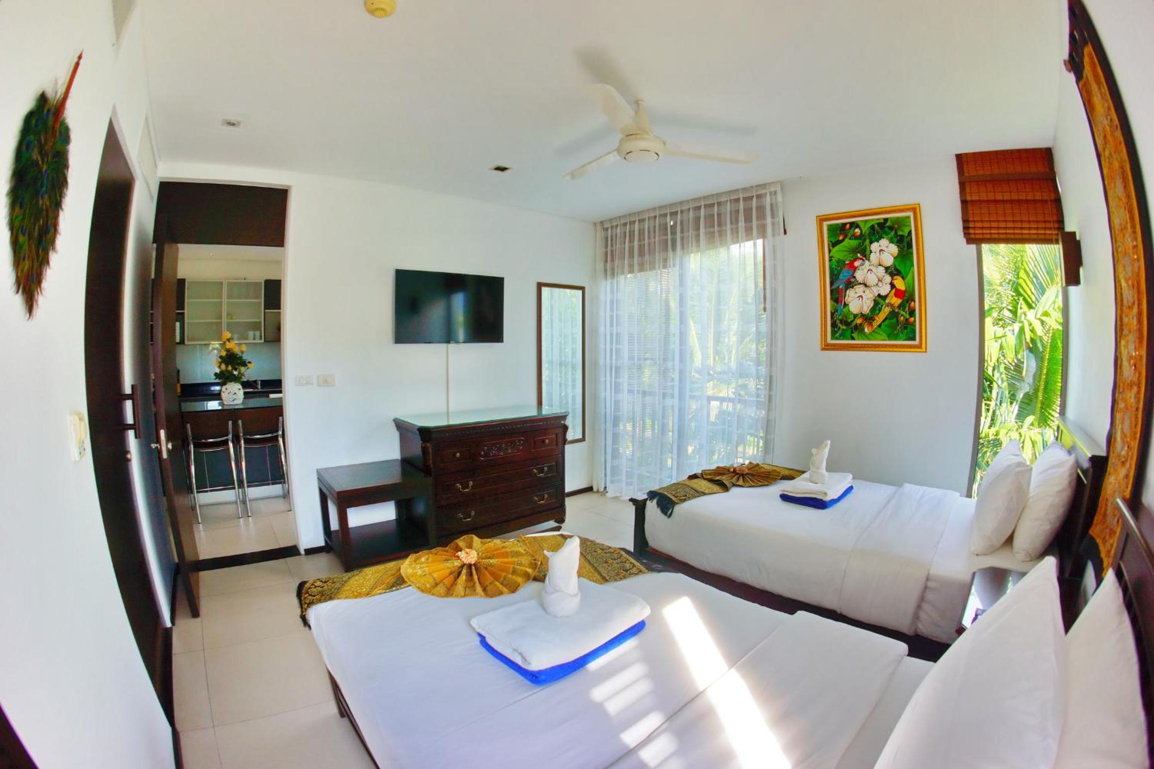 Two-Bedroom Apartment with Private Garden photo 3
