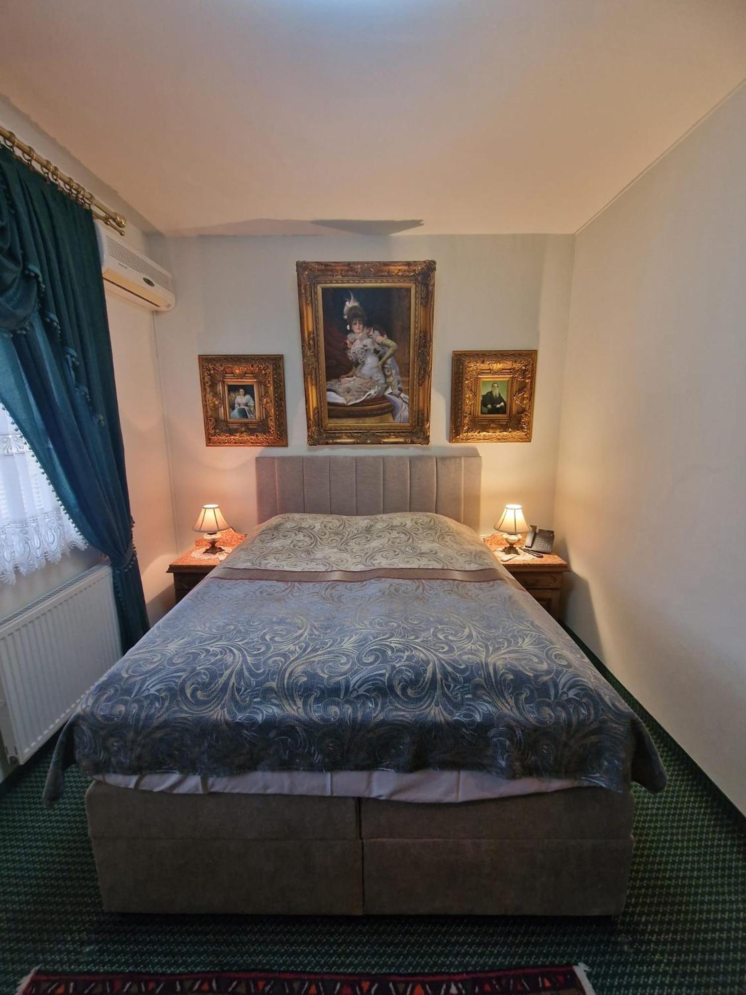 King Room with Balcony photo 1