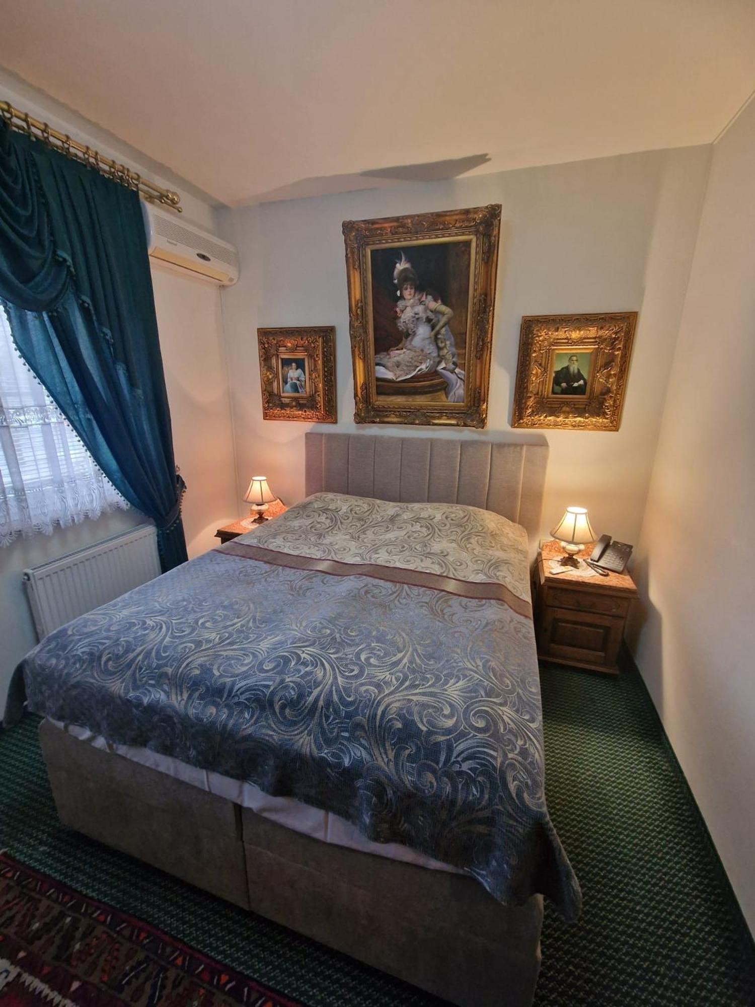King Room with Balcony photo 2
