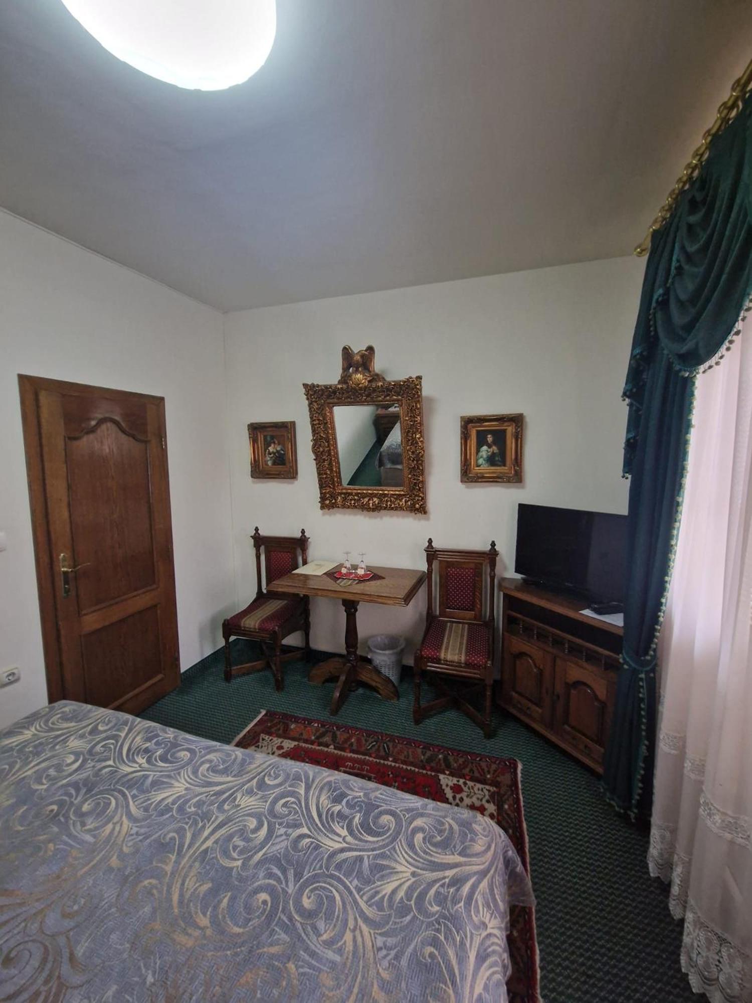 King Room with Balcony photo 3