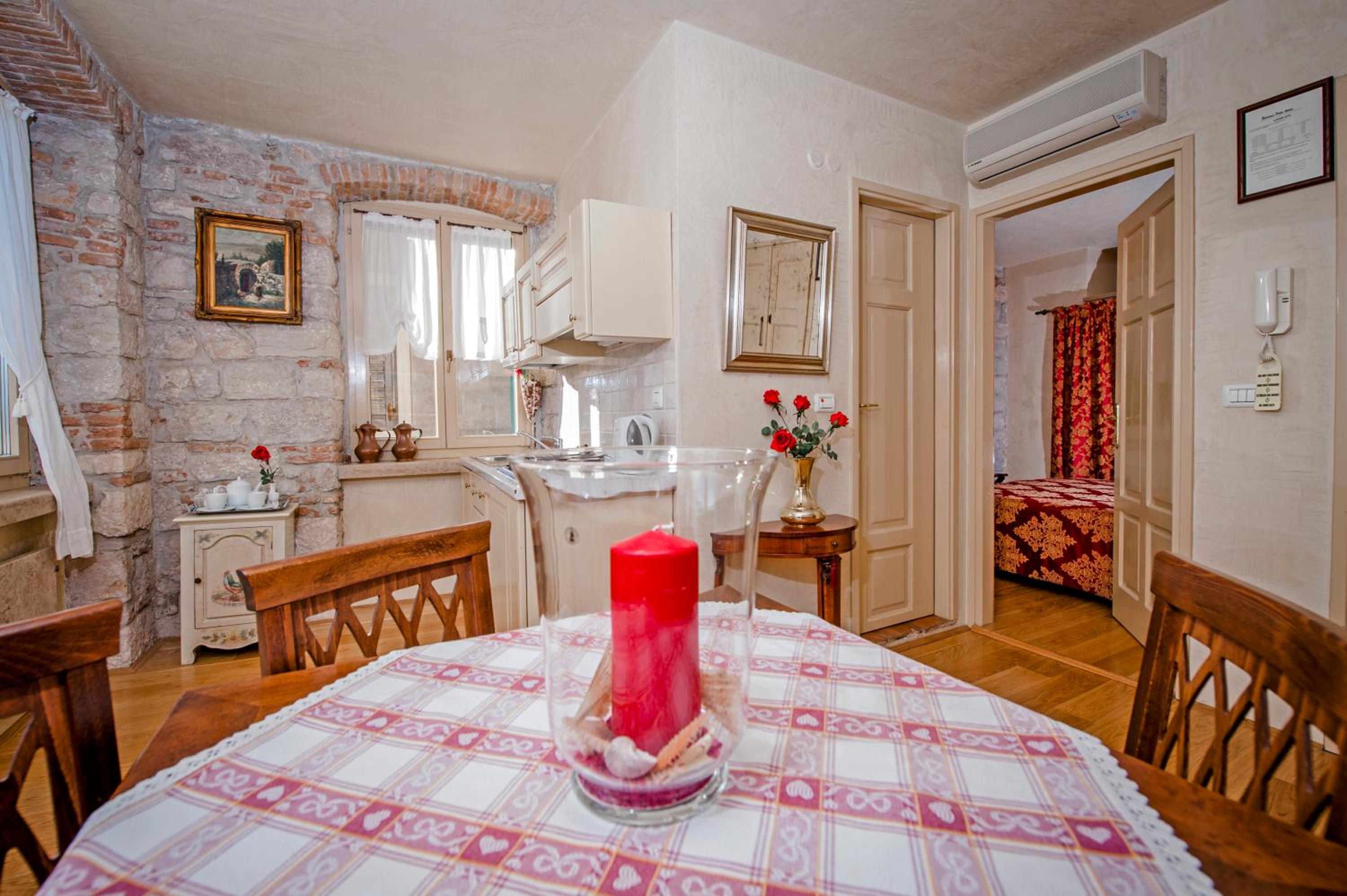 One-Bedroom Apartment with Sea View - Photo 6