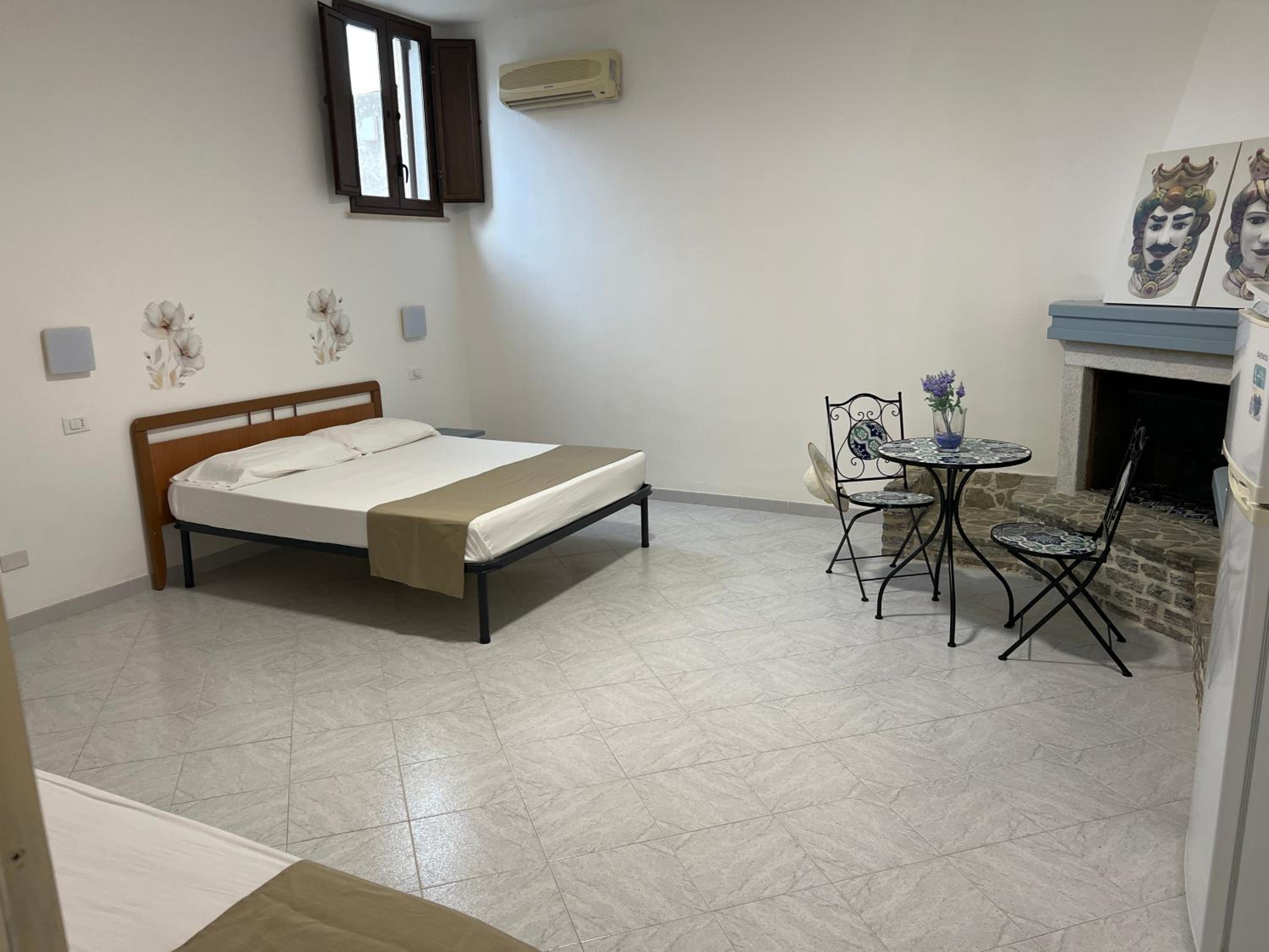 Comfort Triple Room with Shower - Photo 7