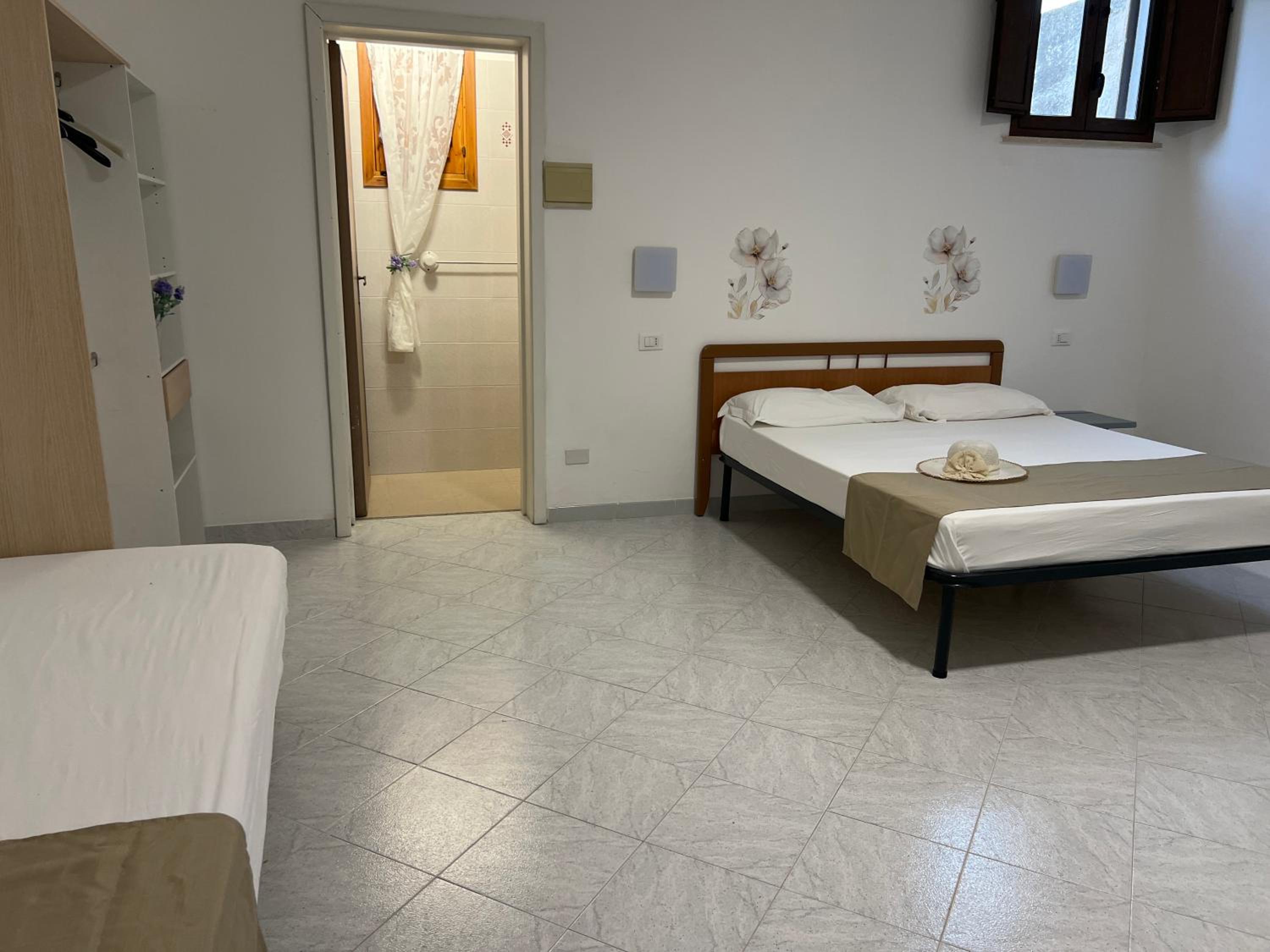 Comfort Triple Room with Shower - Photo 8
