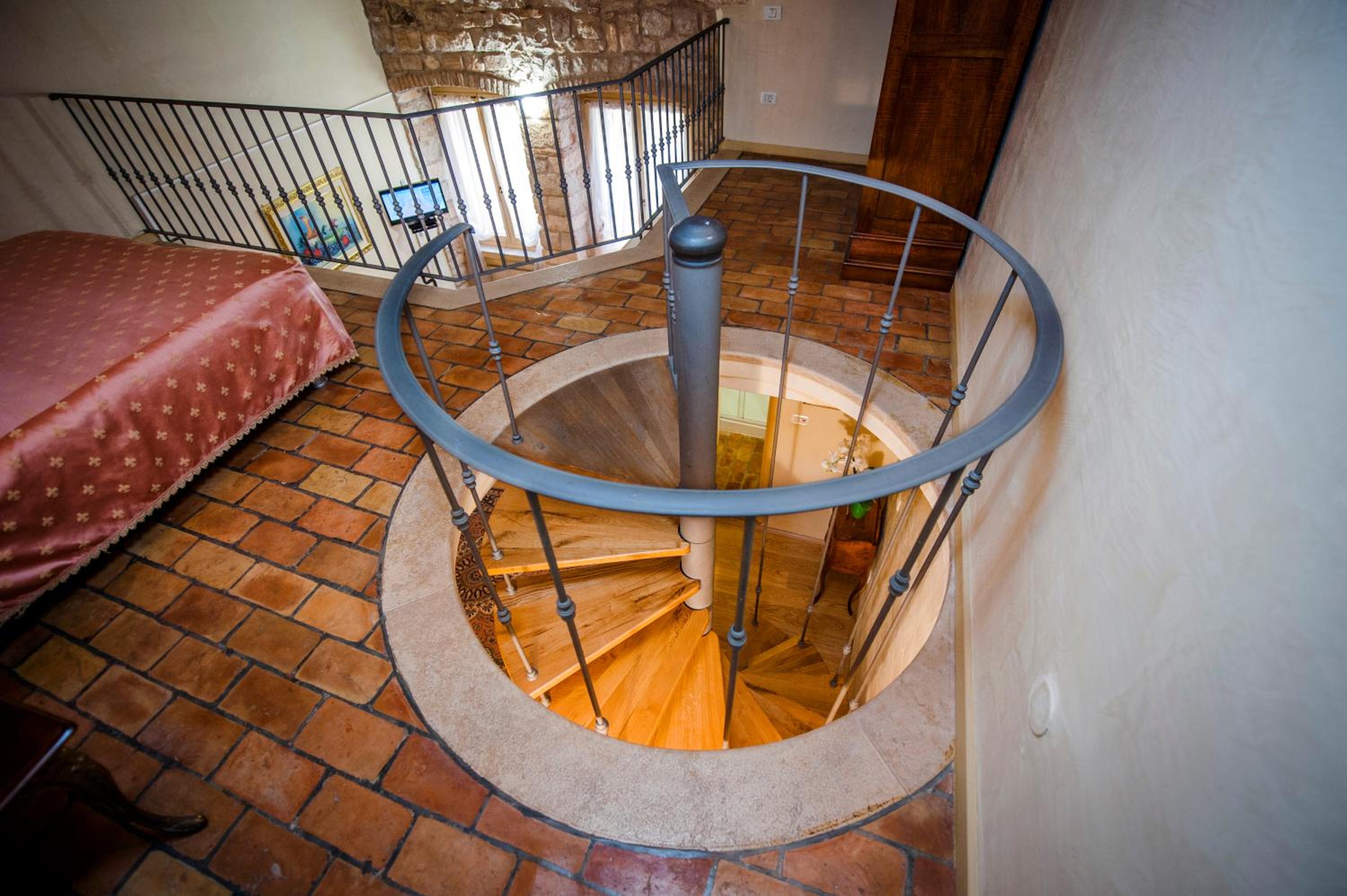 Duplex Apartment - Photo 8