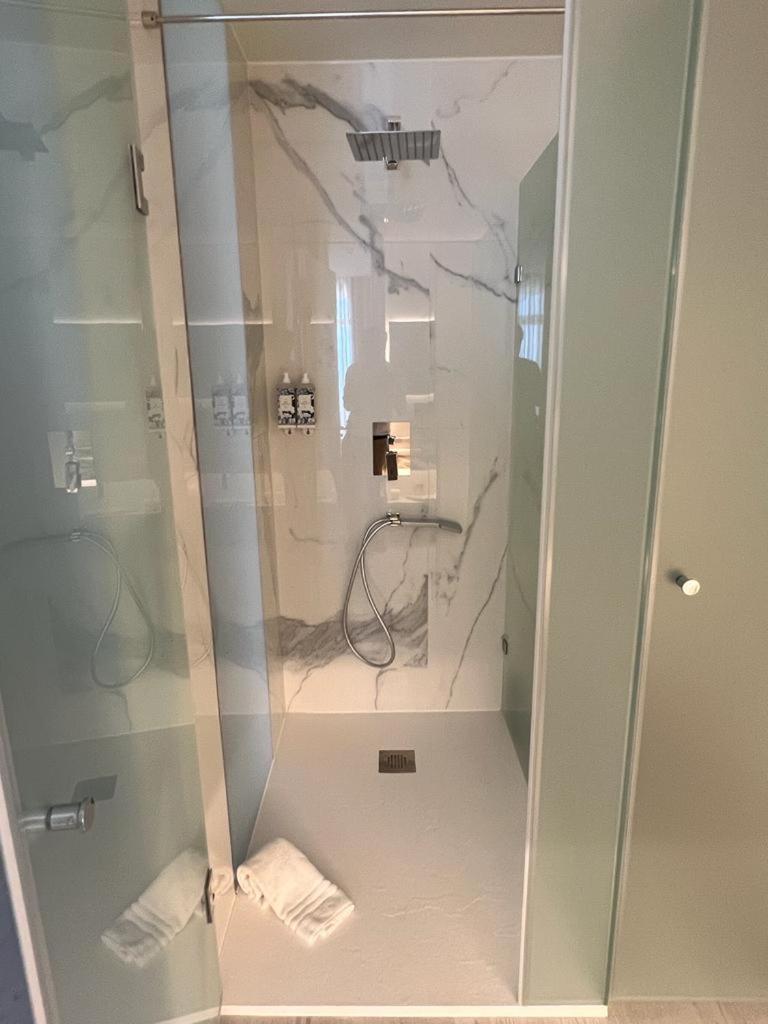King Room with Sea View - upper floor - Photo 5