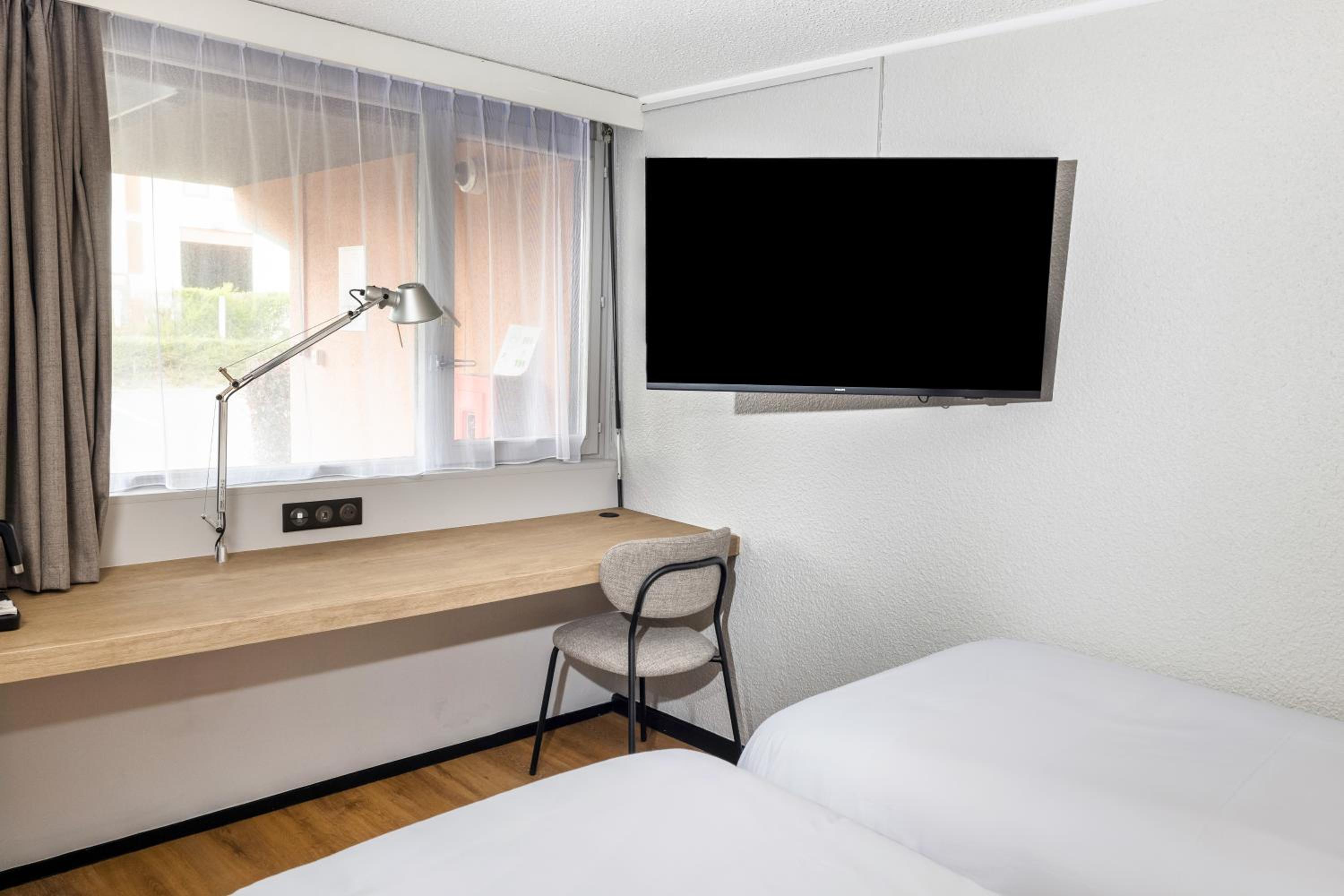 Standard Room - 2 Single Beds - Photo 3