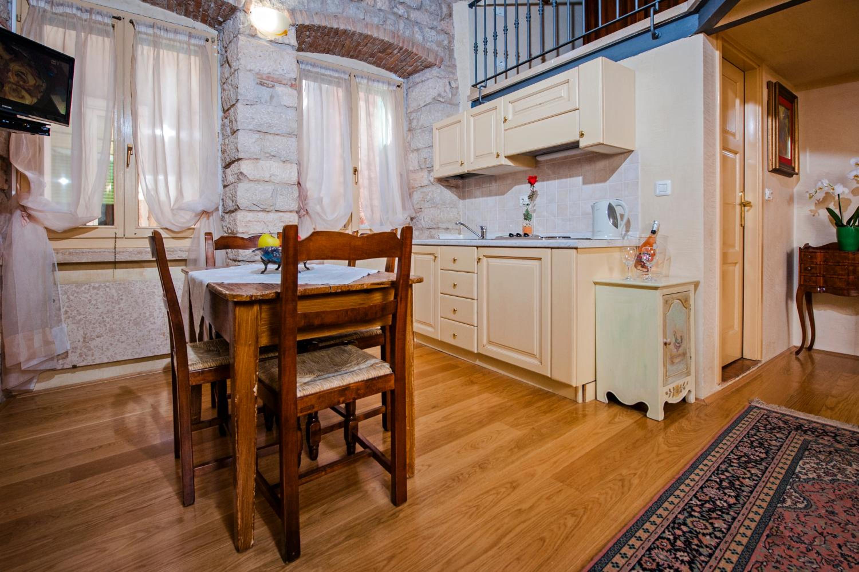 Duplex Apartment - Photo 19