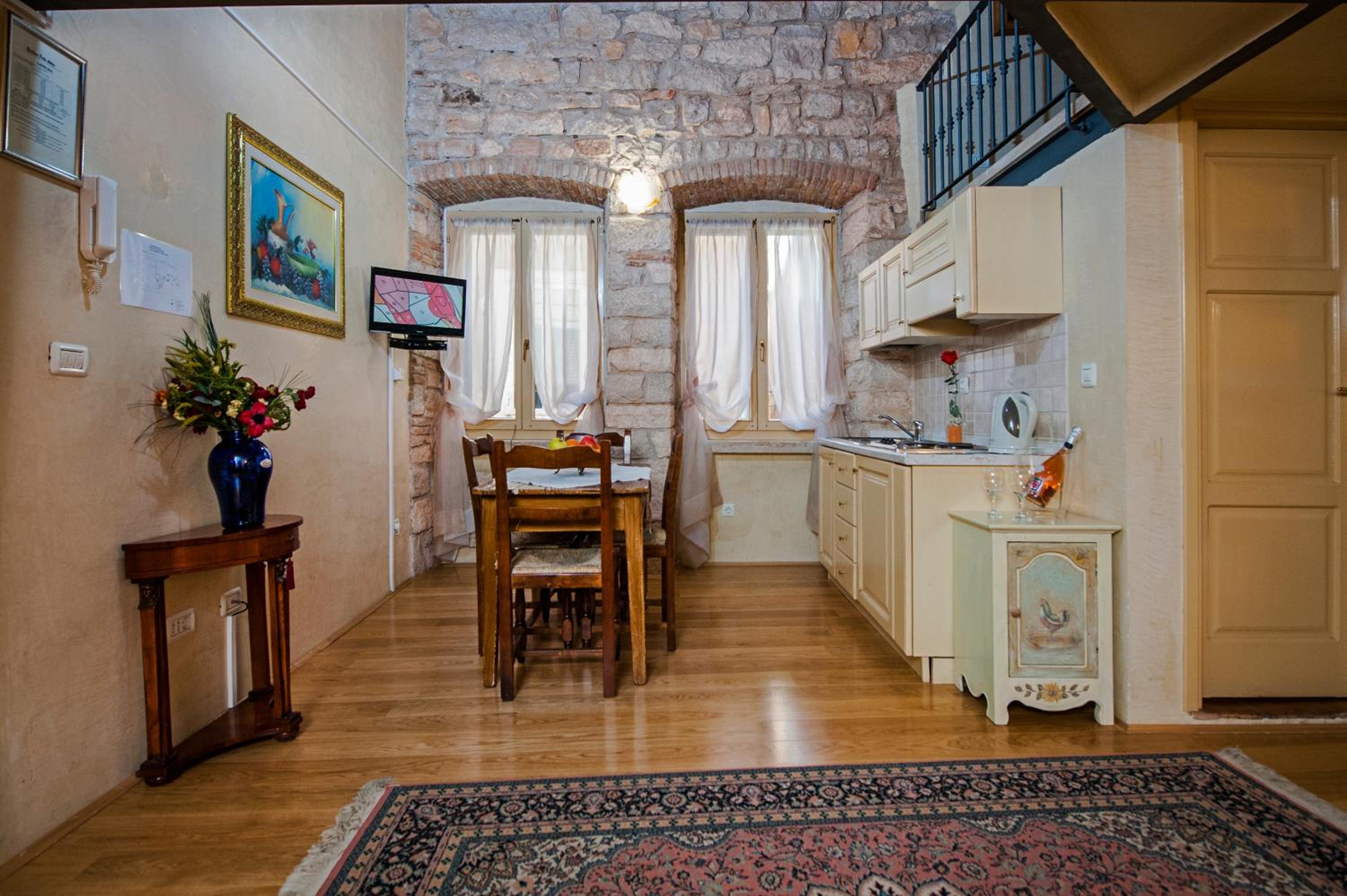Duplex Apartment - Photo 3