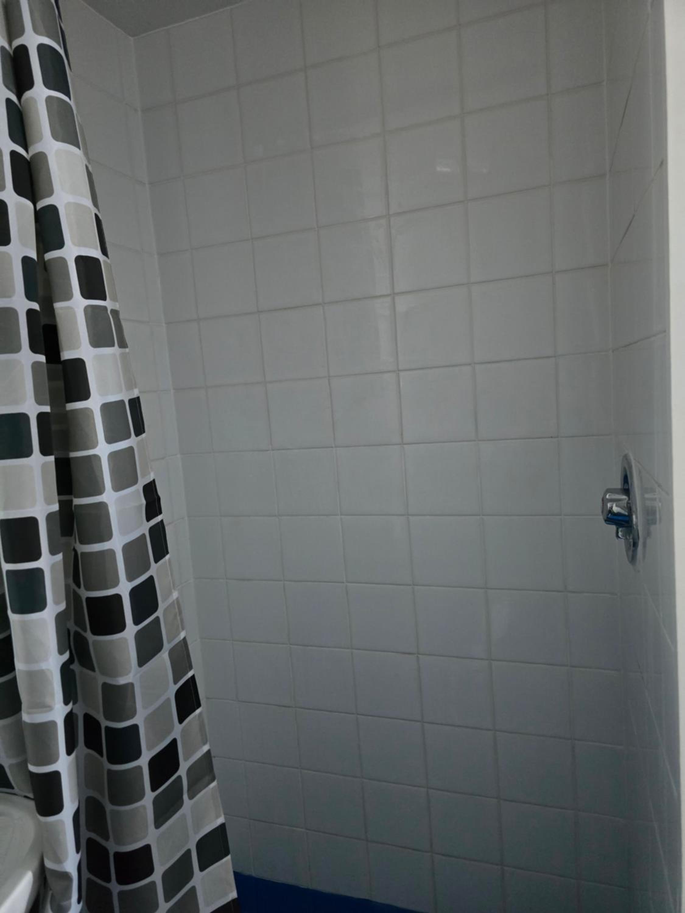 Budget Double Room - Photo 2
