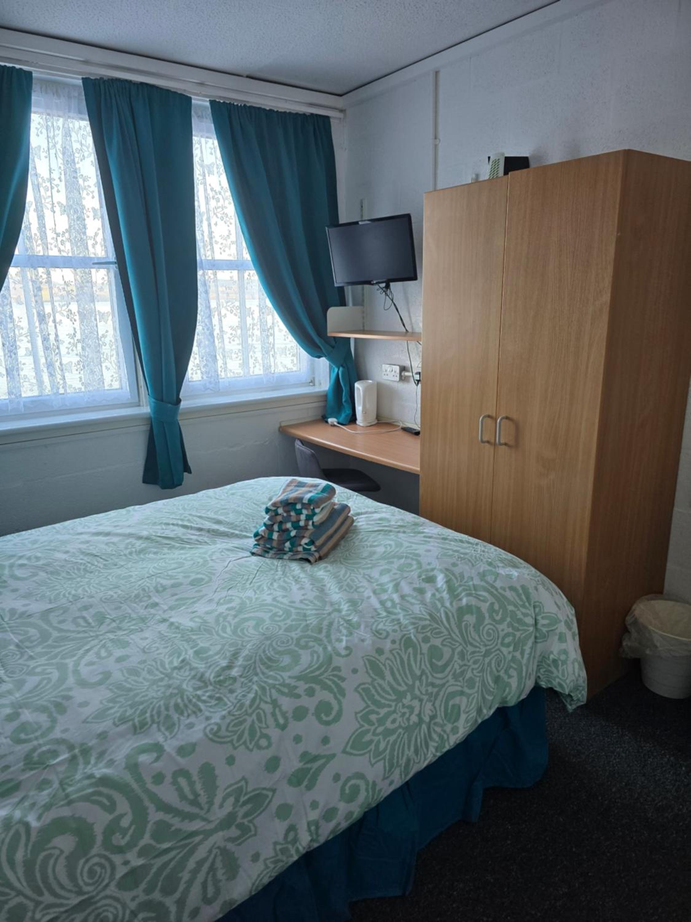 Budget Double Room - Photo 3