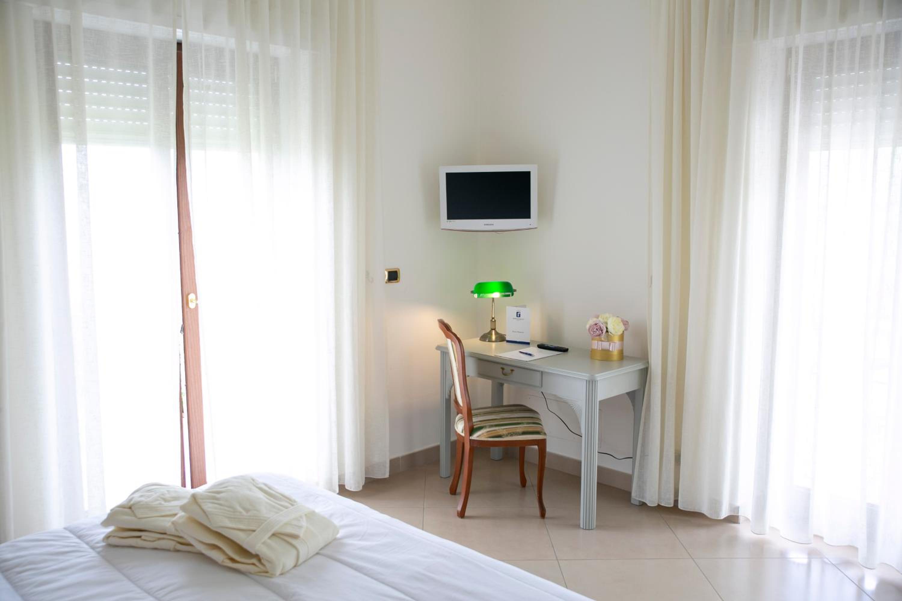 Superior Double Room - Photo 9