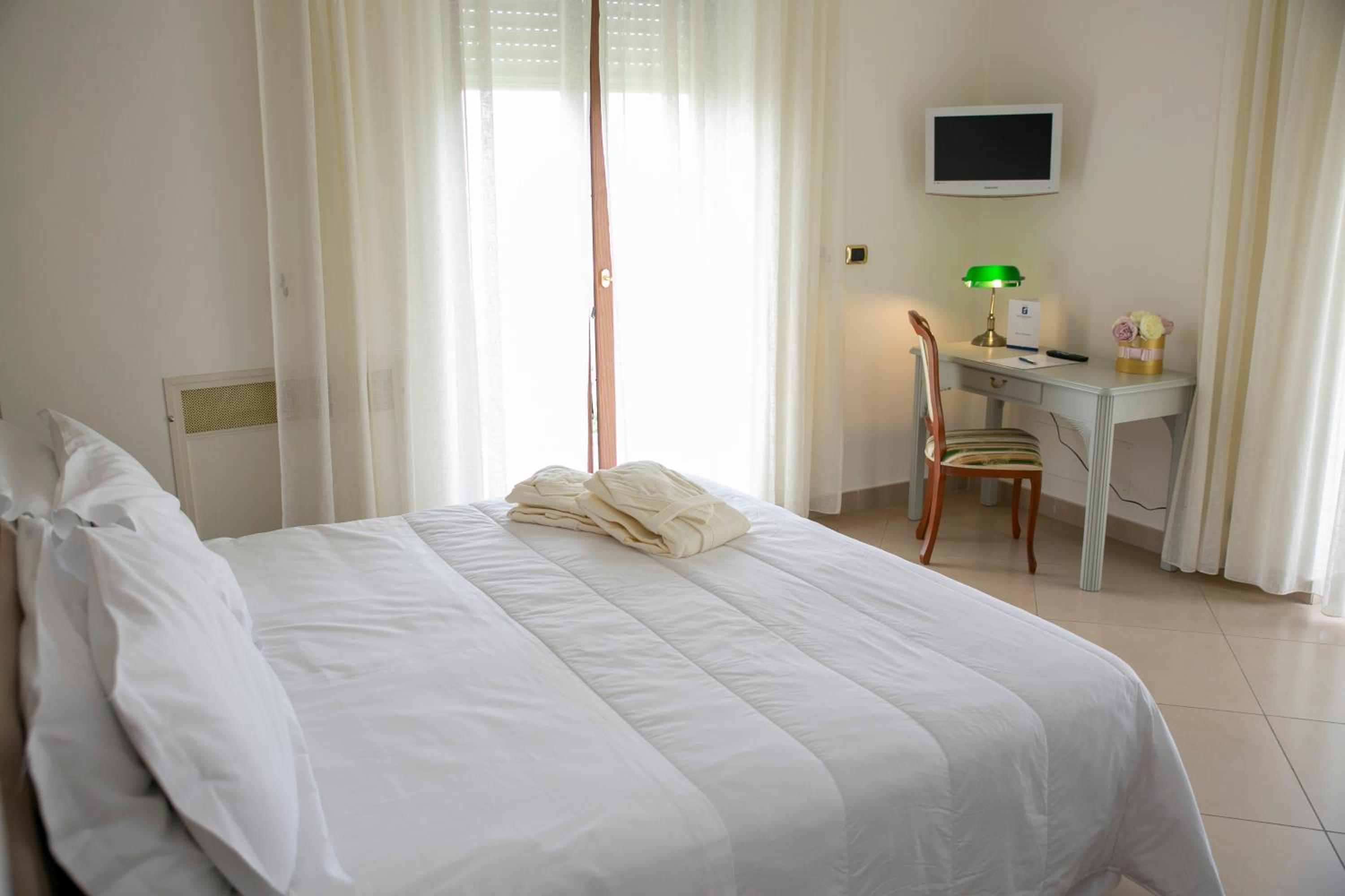 Superior Double Room - Photo 8