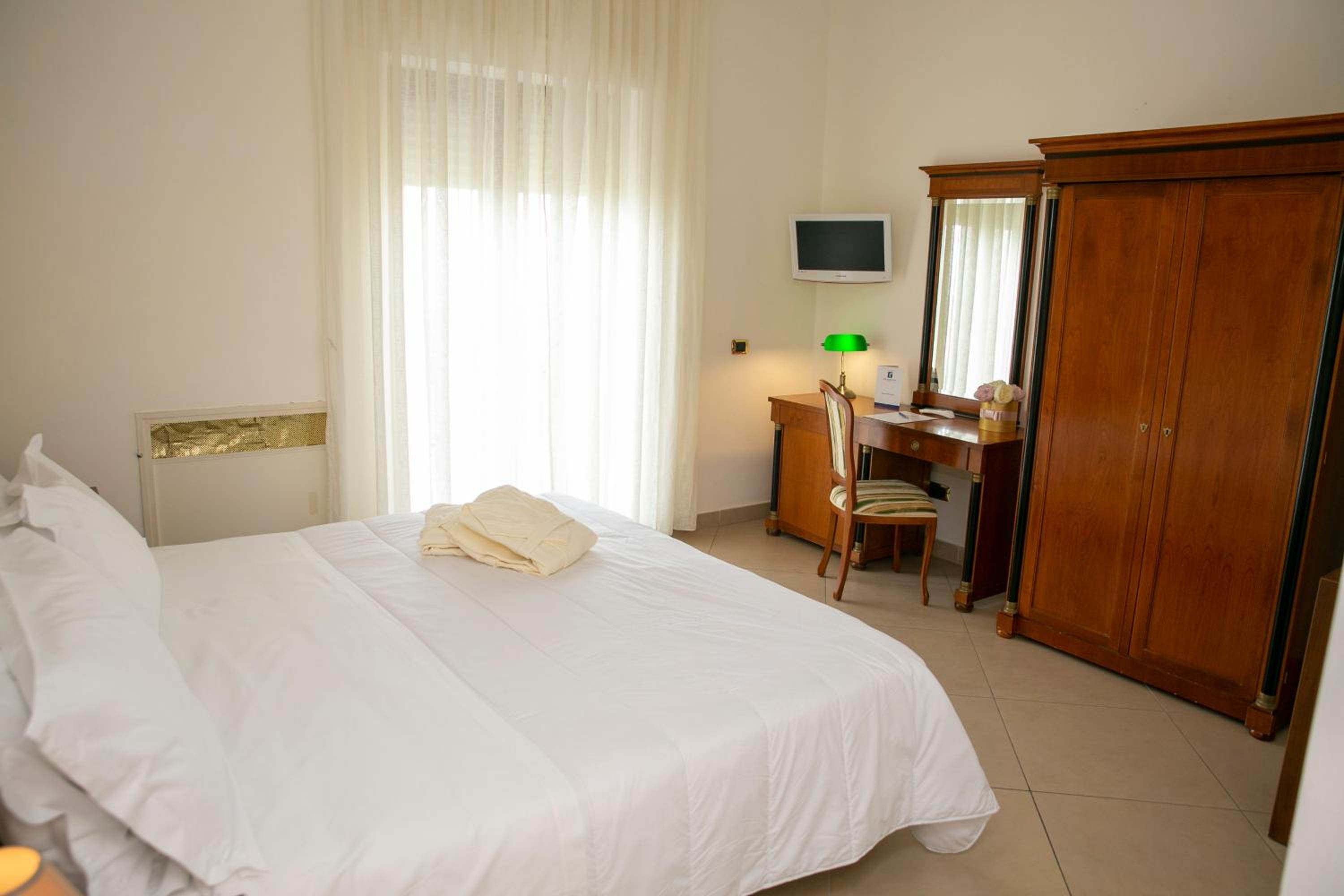 Superior Double Room - Photo 12
