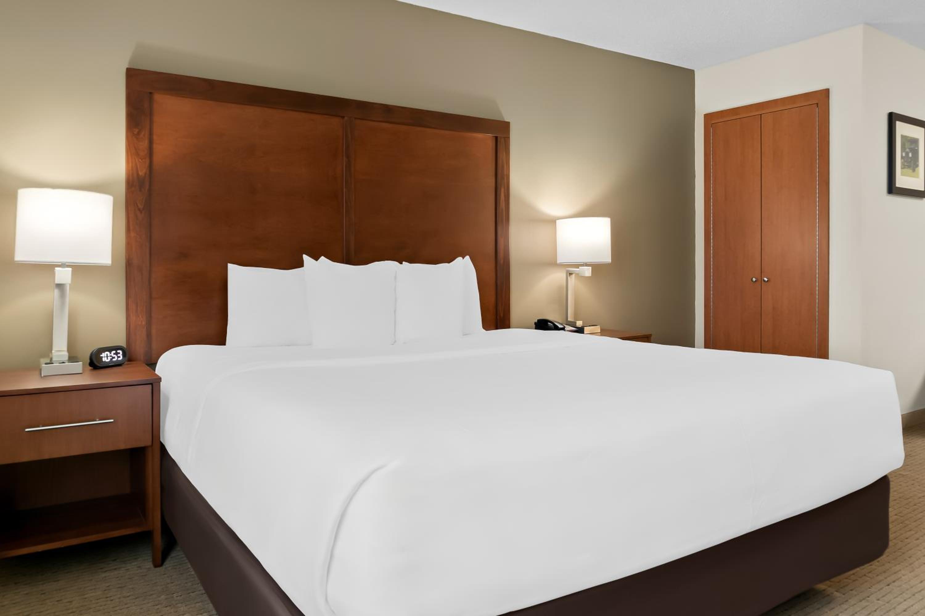 King Room - Accessible/Non-Smoking - Photo 2