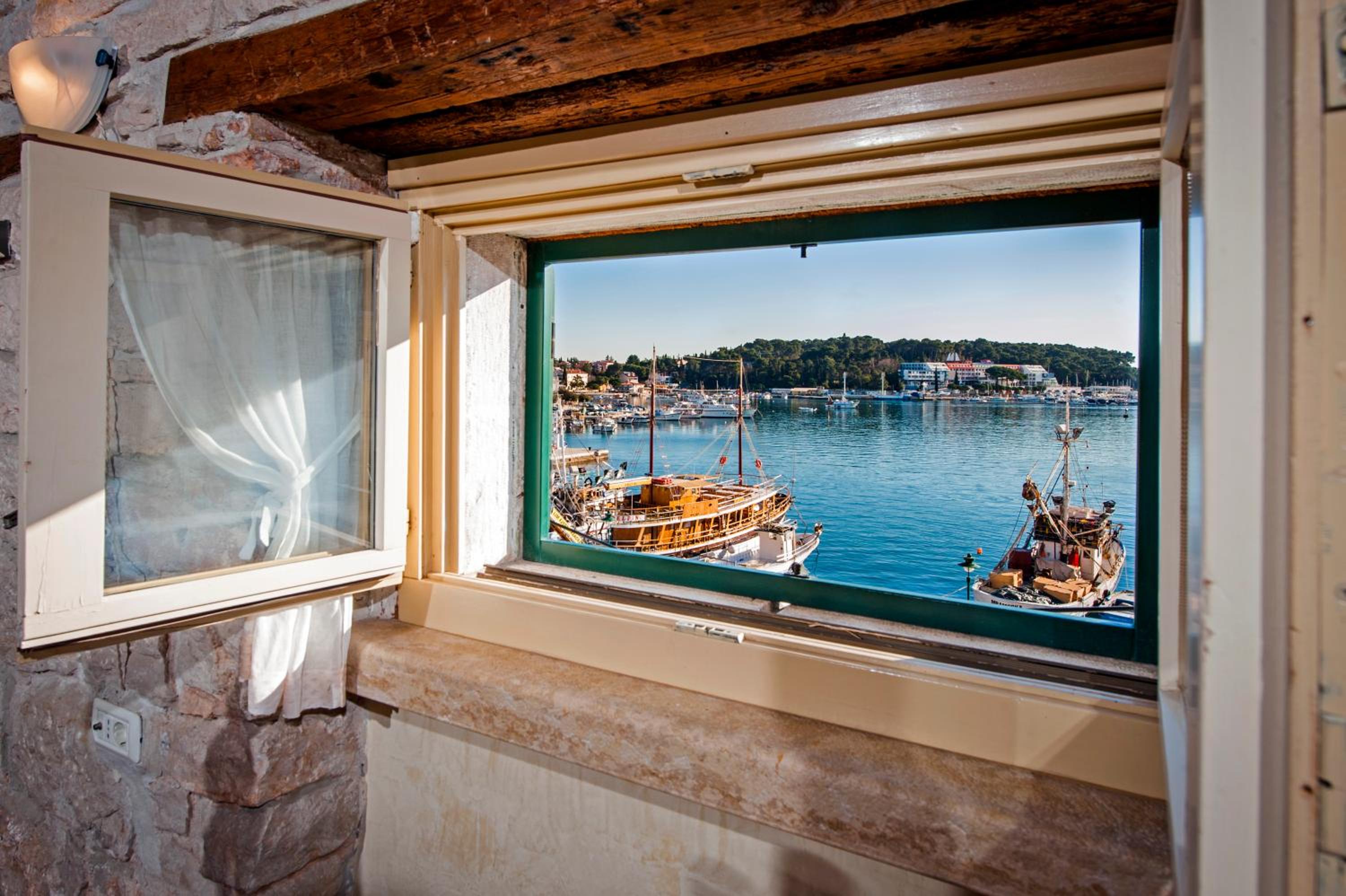 One-Bedroom Apartment with Sea View - Attic - Photo 18