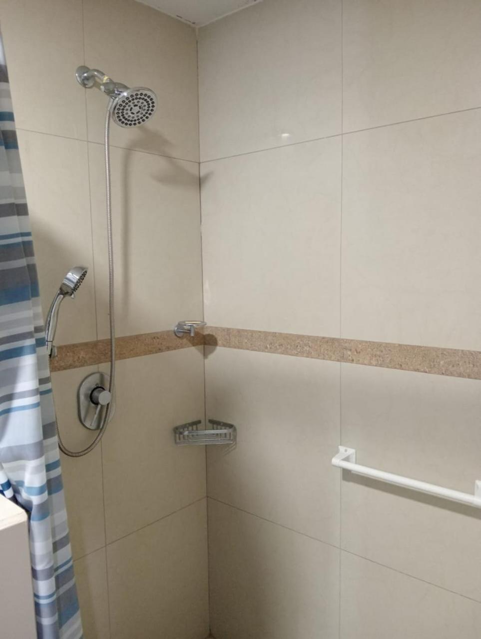 1 King Bed, Mobility Accessible Suite, Roll-In Shower,, Non-Smoking - Photo 5