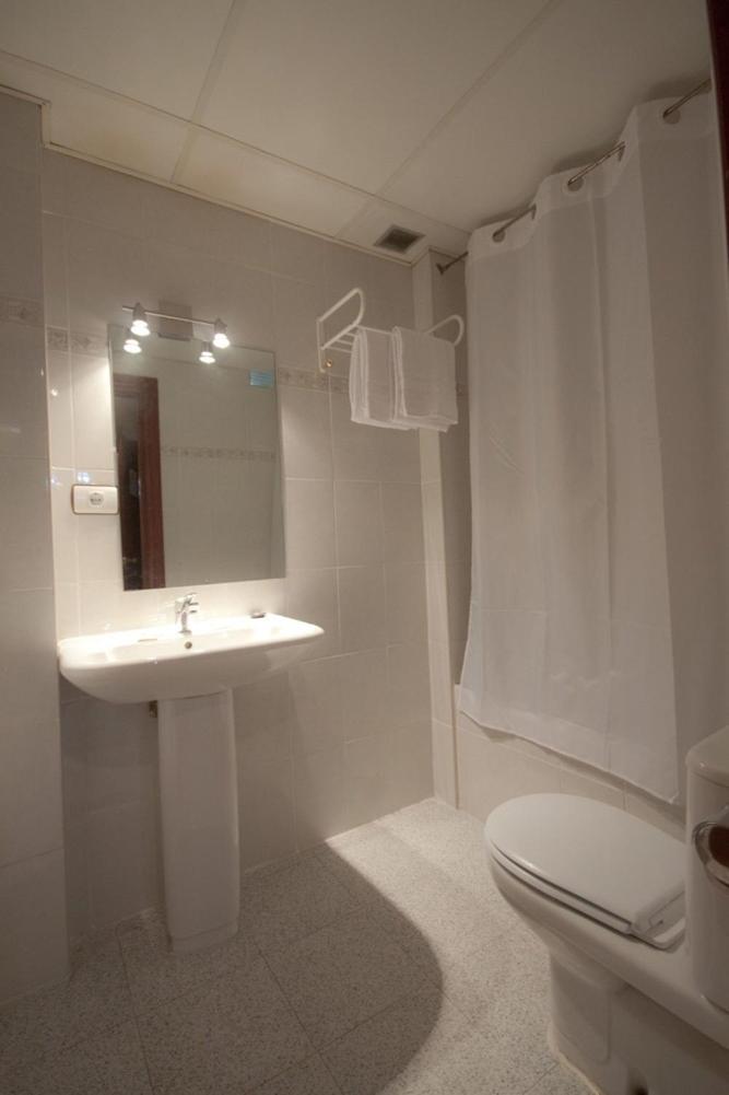 Double or Twin Room photo 3