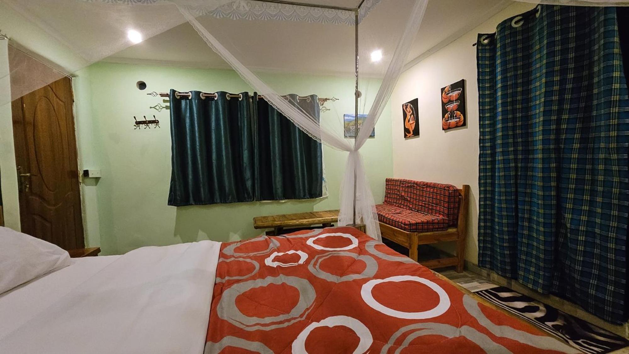 Deluxe Double Room with Balcony photo 2