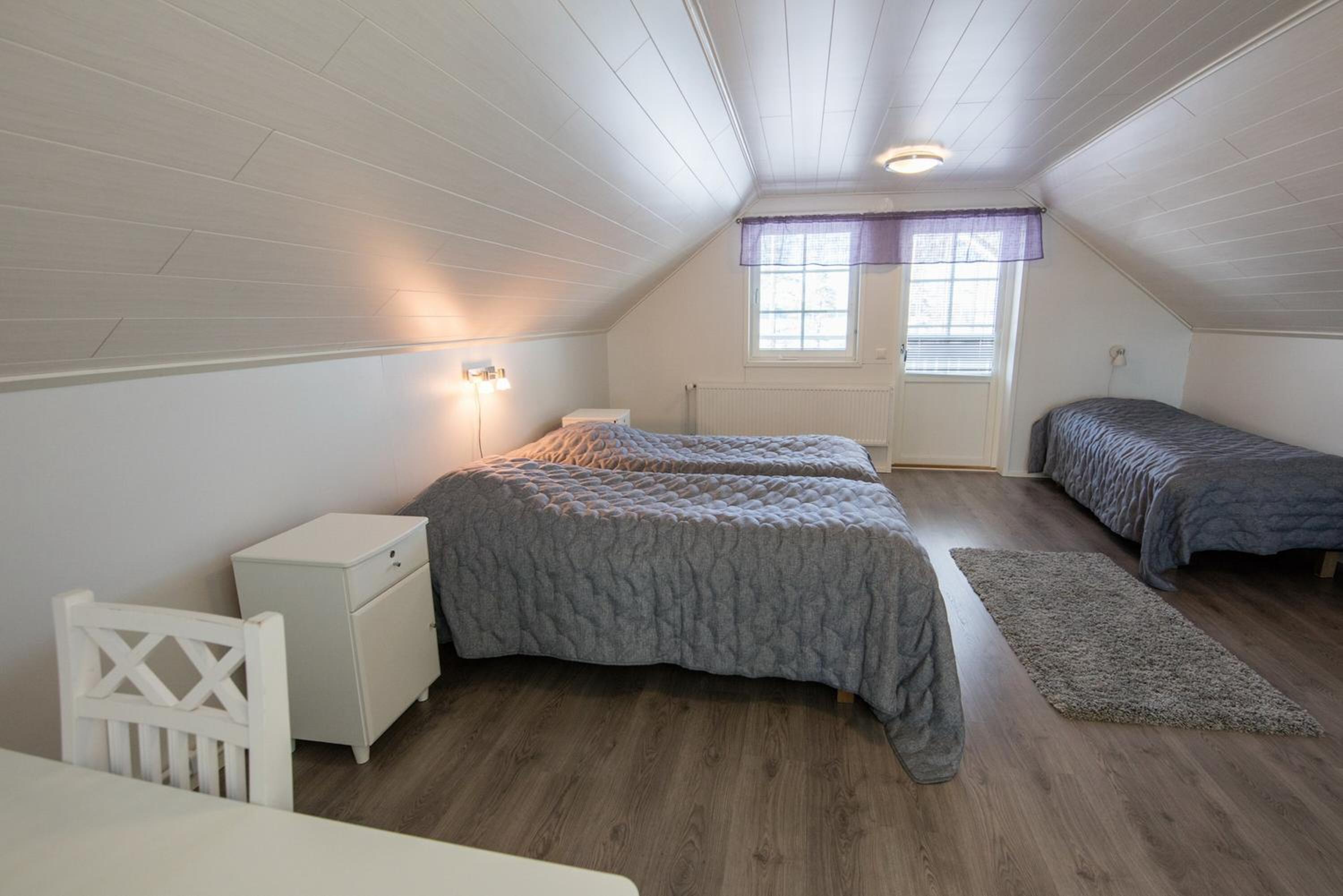 Four-Bedroom Cottage with Sauna photo 3