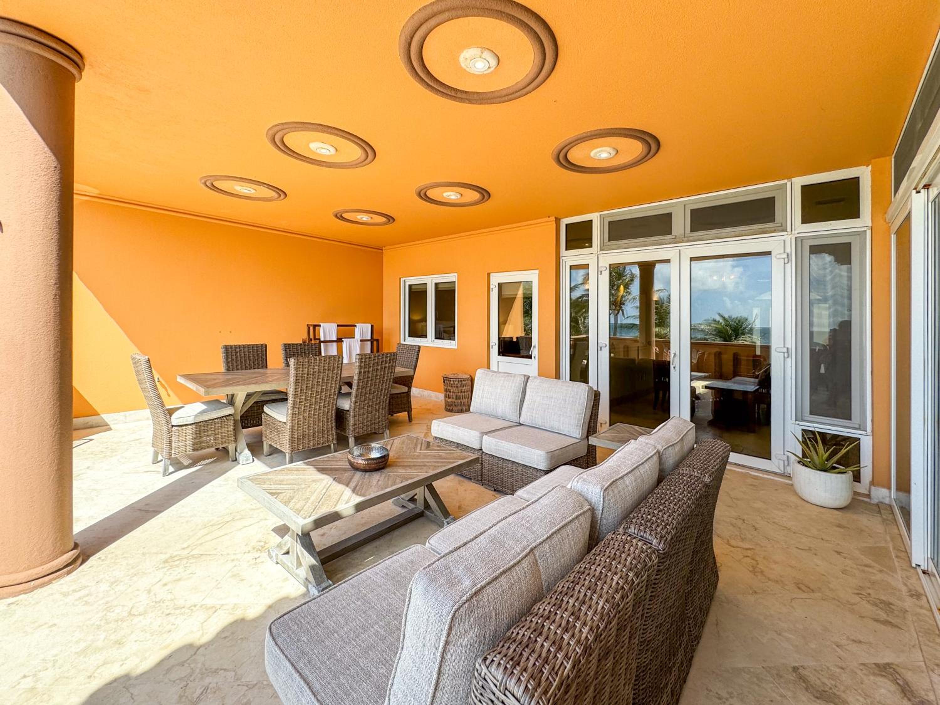 Serenity Beachfront Villa photo 3