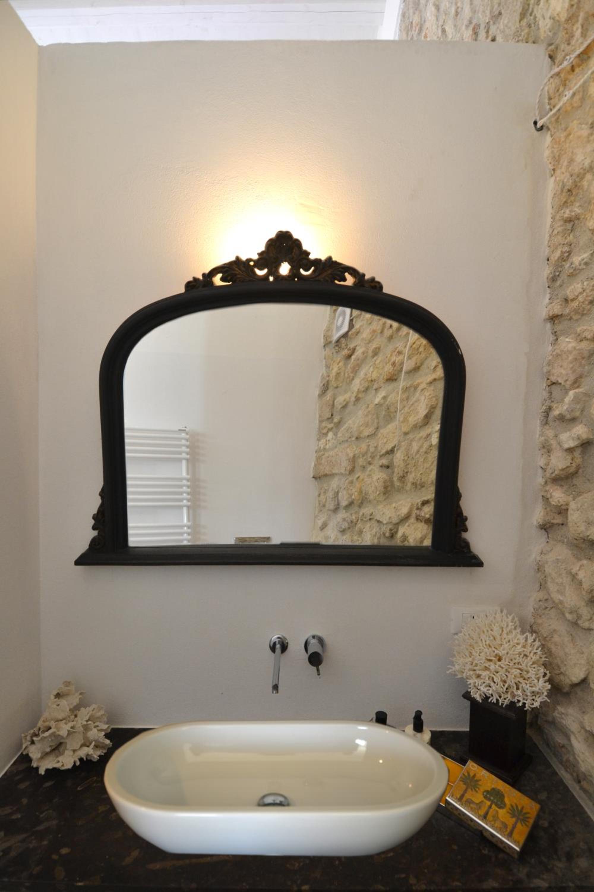 Deluxe King Suite photo 3
