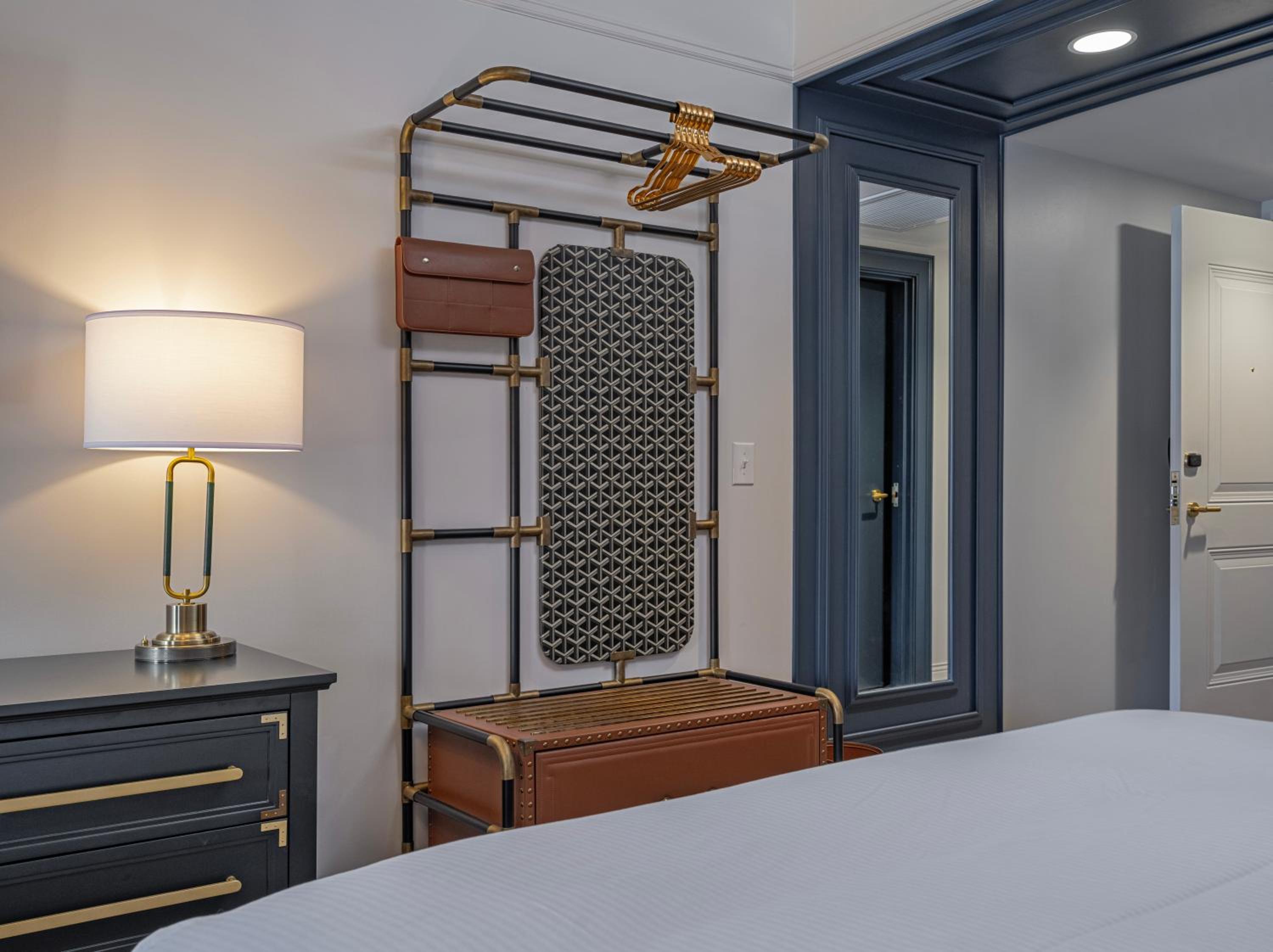 Traditional King Room with Roll-in Shower - Mobility and Hearing Accessible