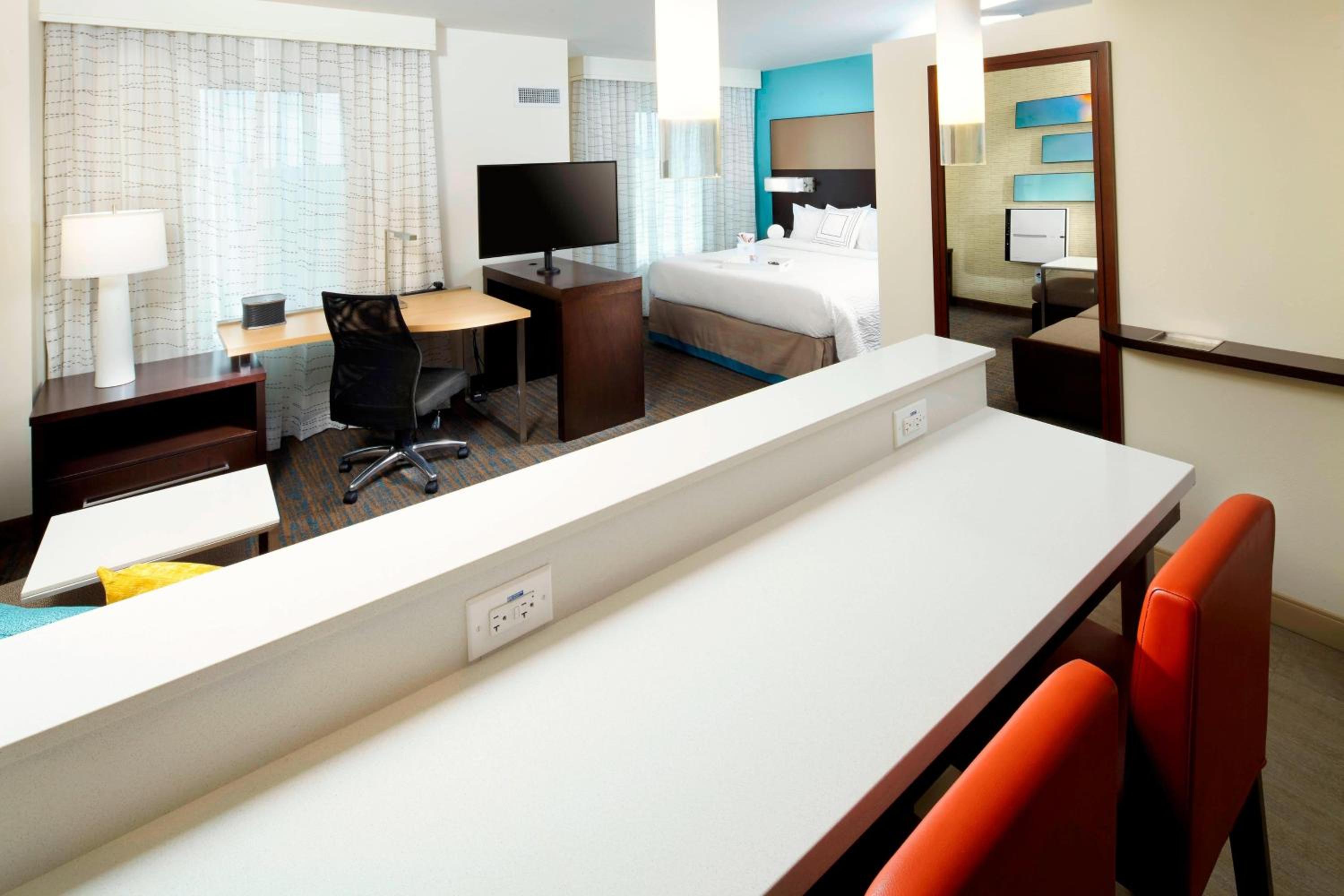 Enhanced Studio King Suite with Sofa Bed and Tub - Mobility Accessible