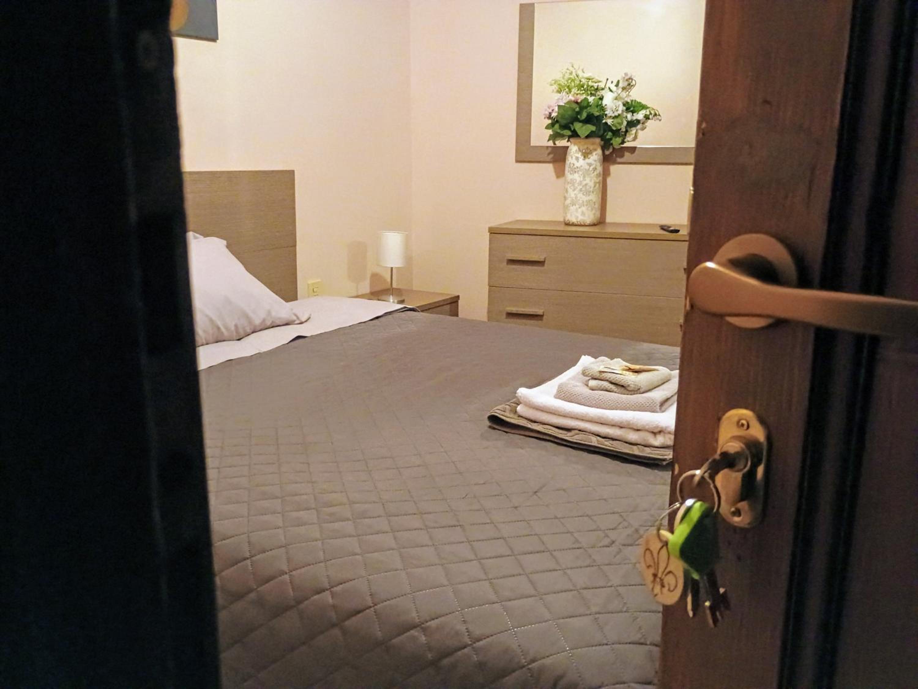 Large Single Room photo 2