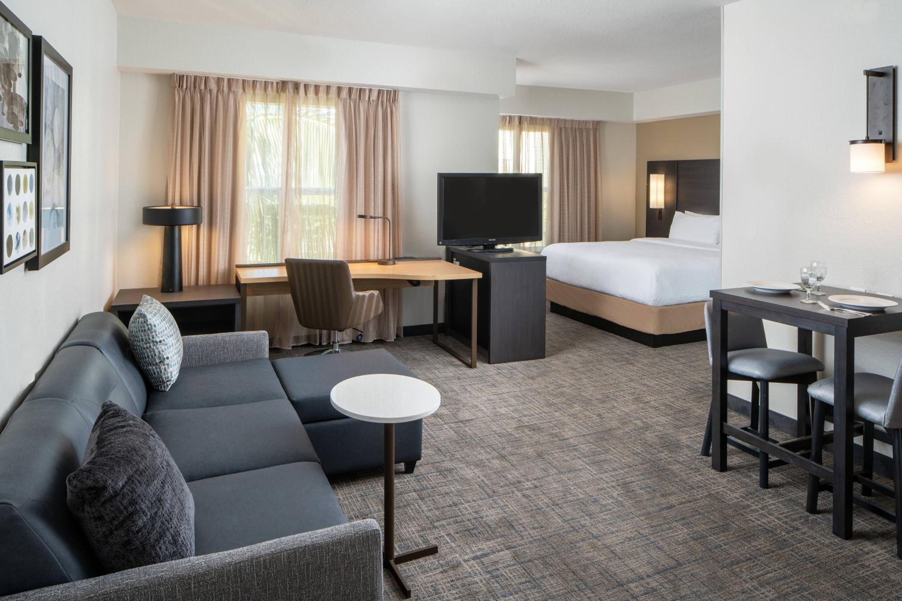 Double Room Oceanfront with Two Double Beds and Tub  - Mobility &amp; Hearing Accessible