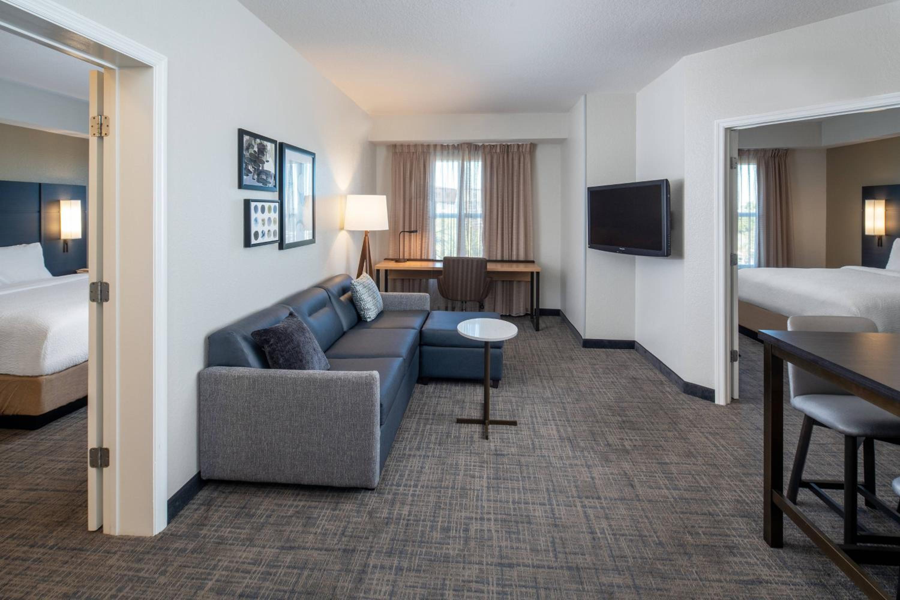 King Studio with Sofa Bed - Hearing Accessible - Photo 2