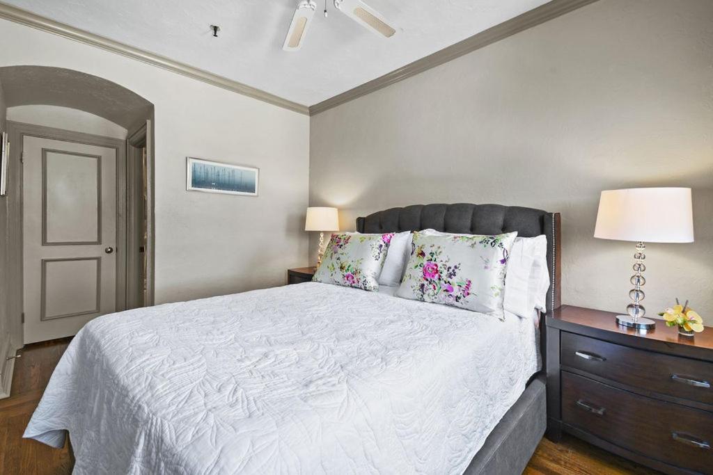 Yellow Orchid Apartment photo 1