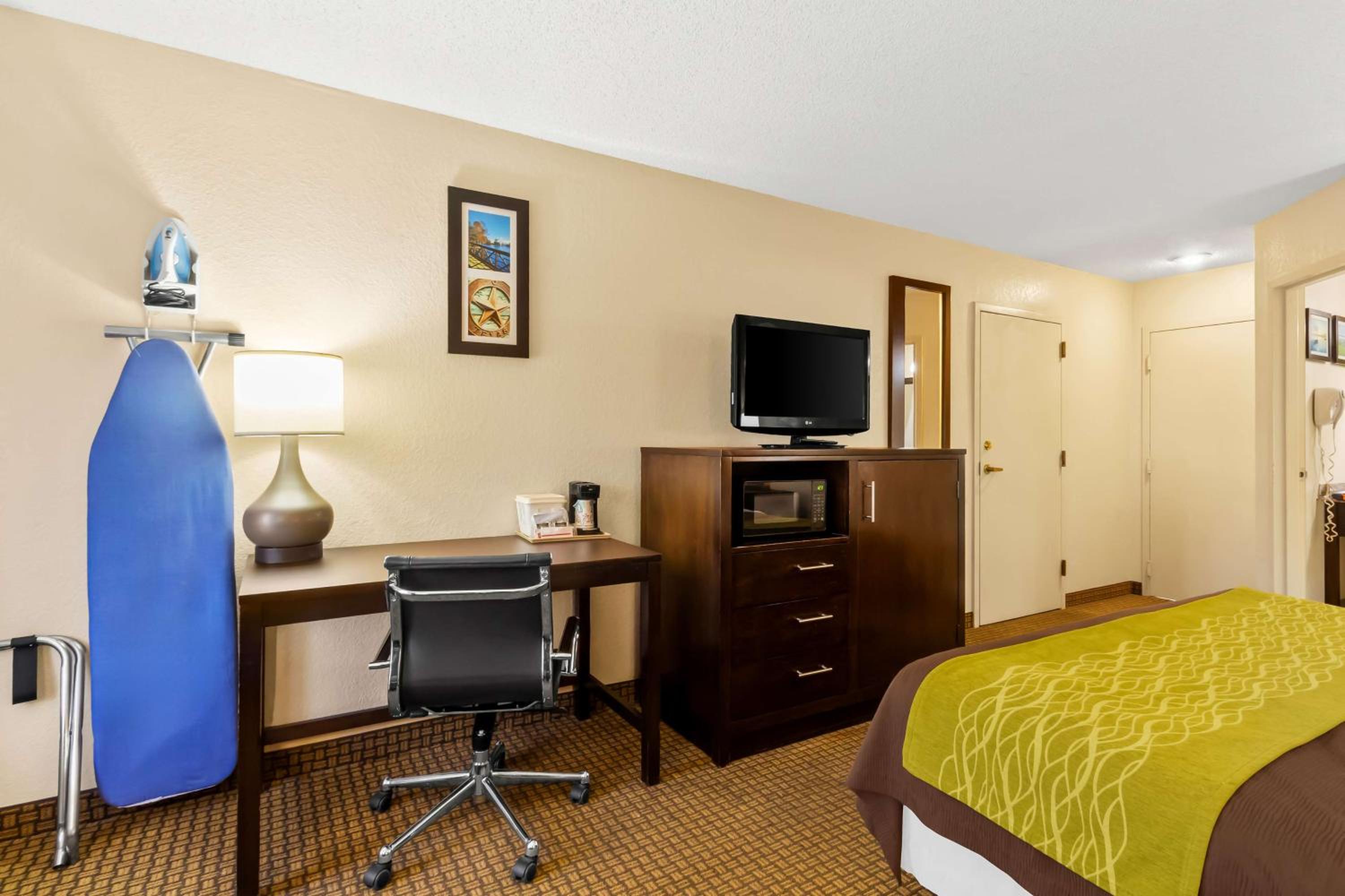 King Suite - Photo 3