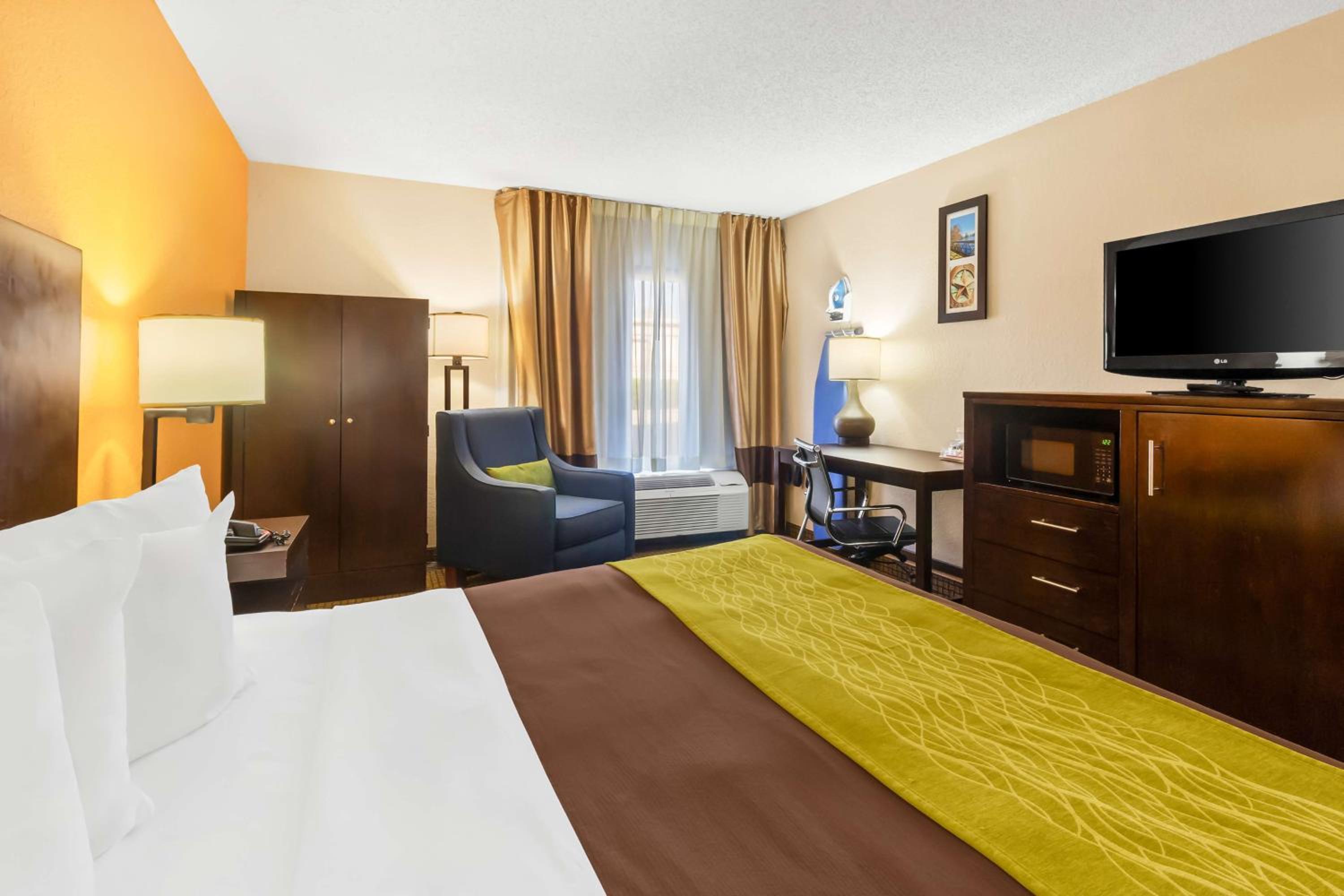 King Suite - Photo 2