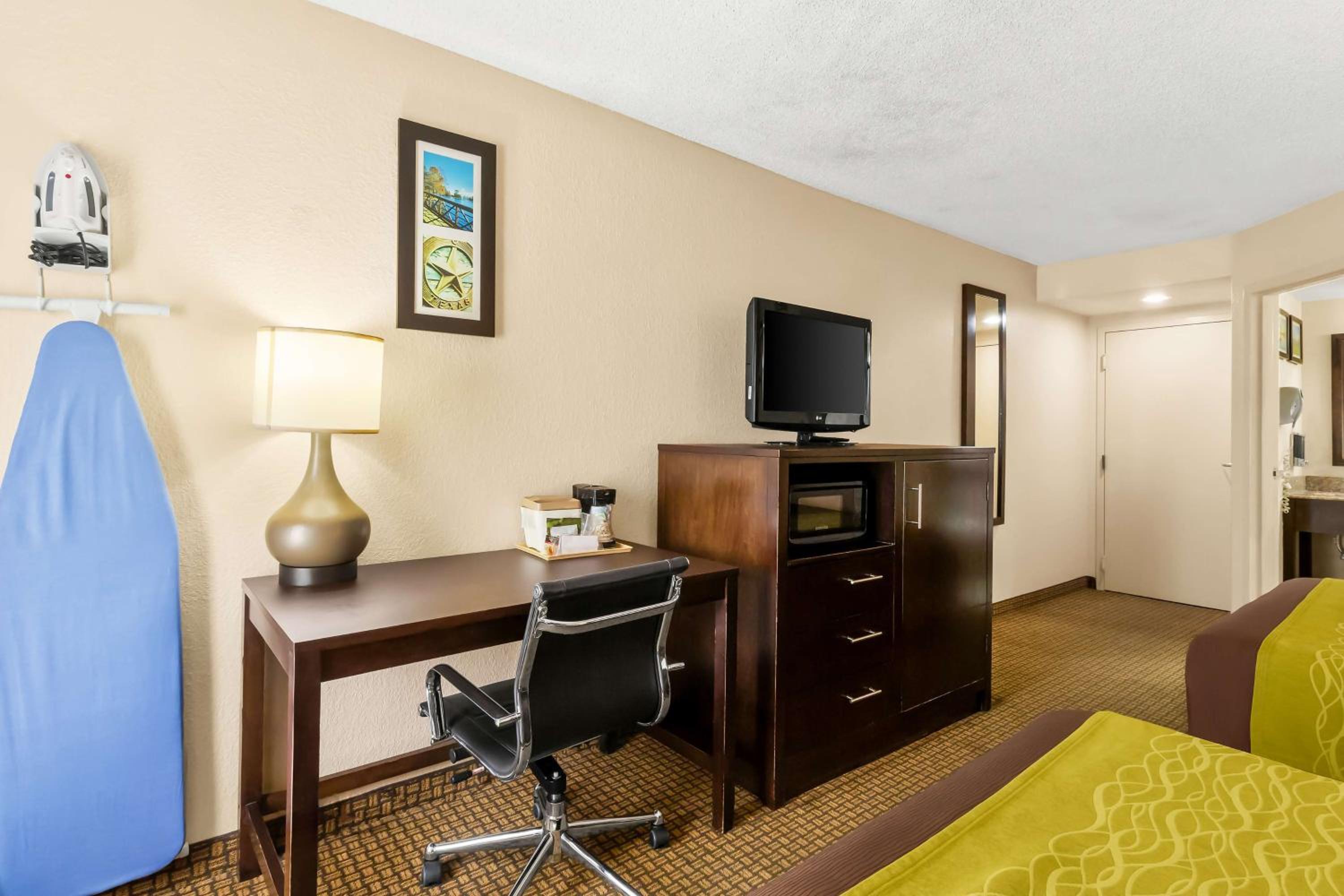 Queen Room - Photo 3