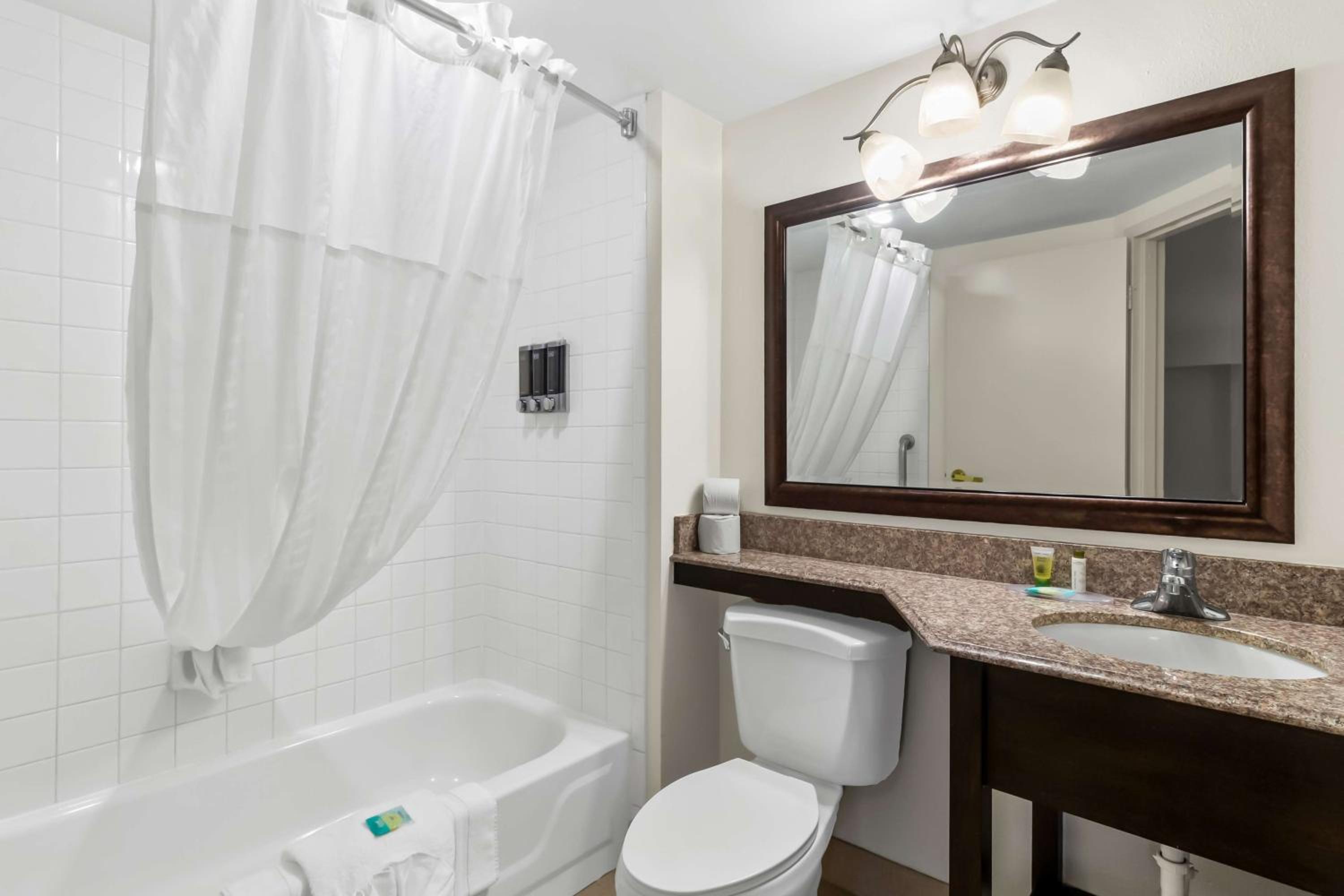   Executive King Suite - Photo 5
