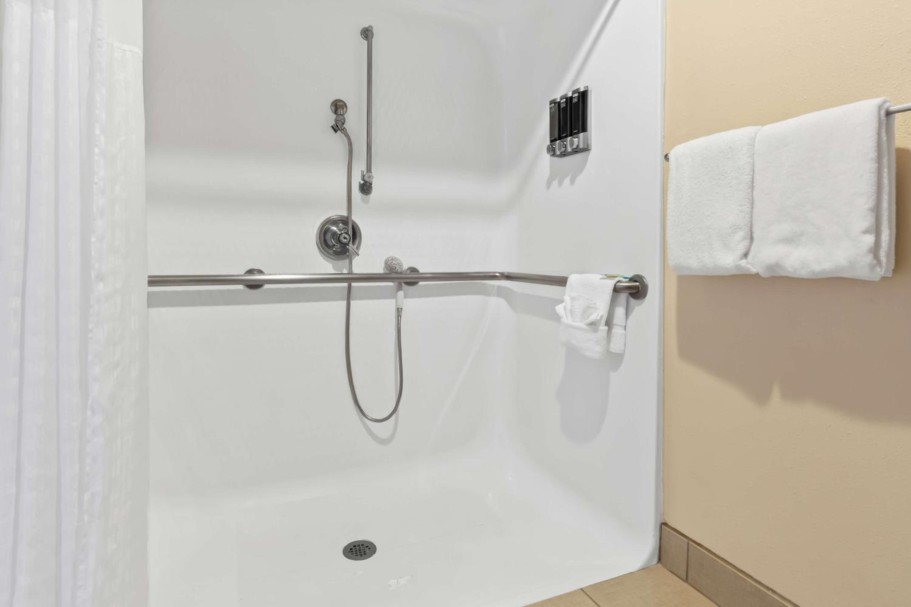 King Room - Disability Access - Photo 4