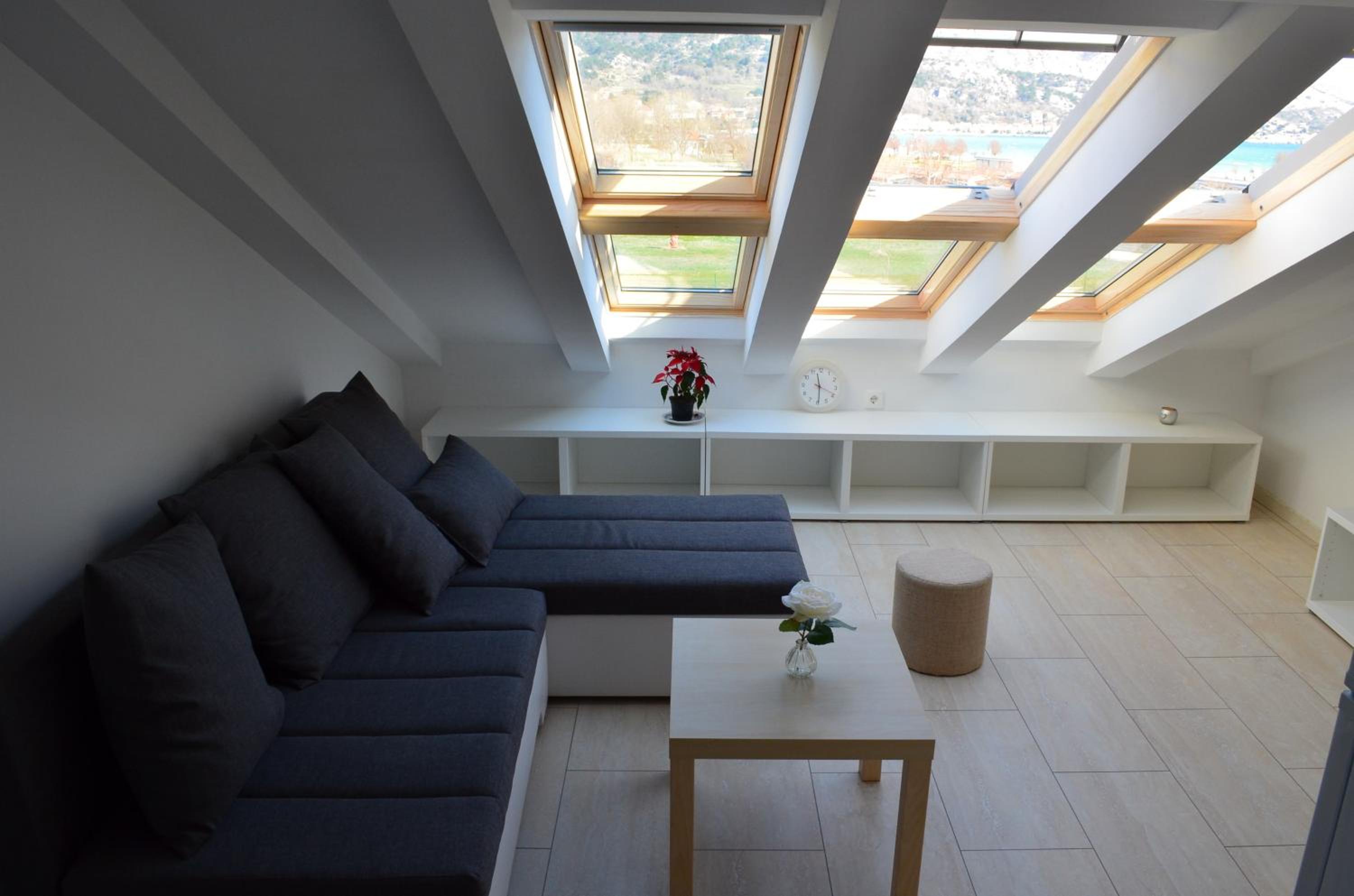 One-Bedroom Apartment with Sea View