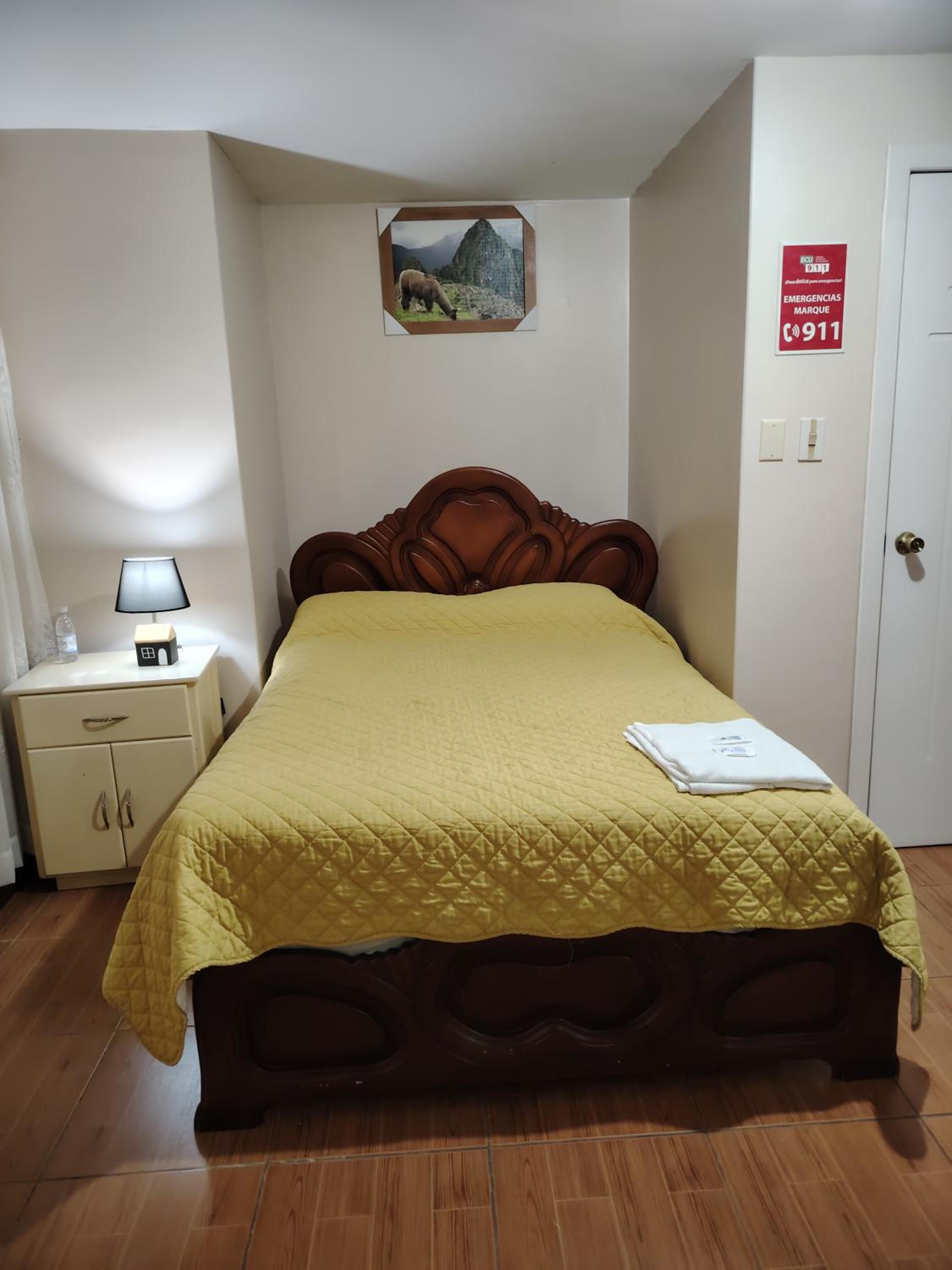 Queen Room with Spa Bath photo 2