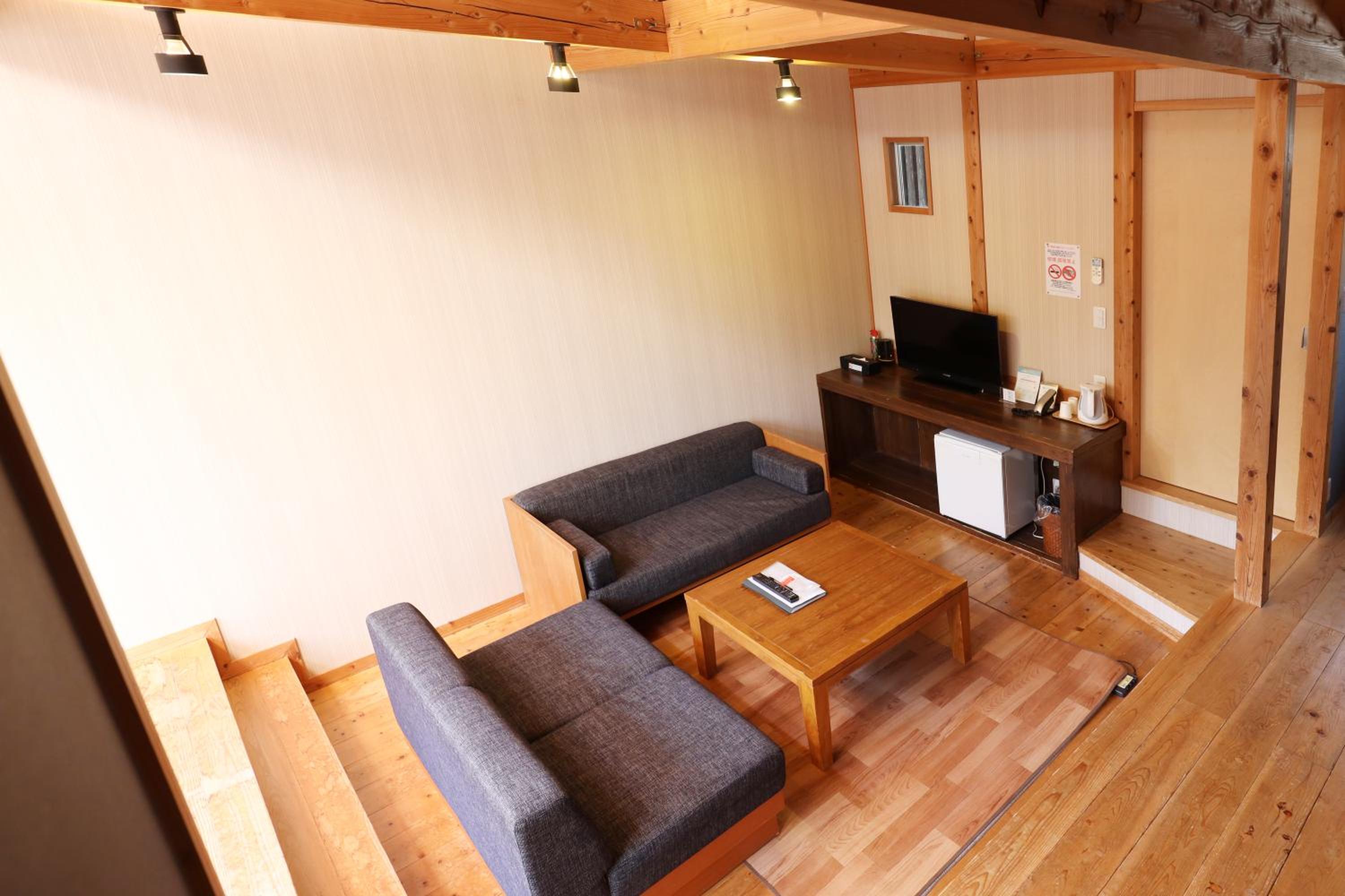 Standard Family Room - Photo 3