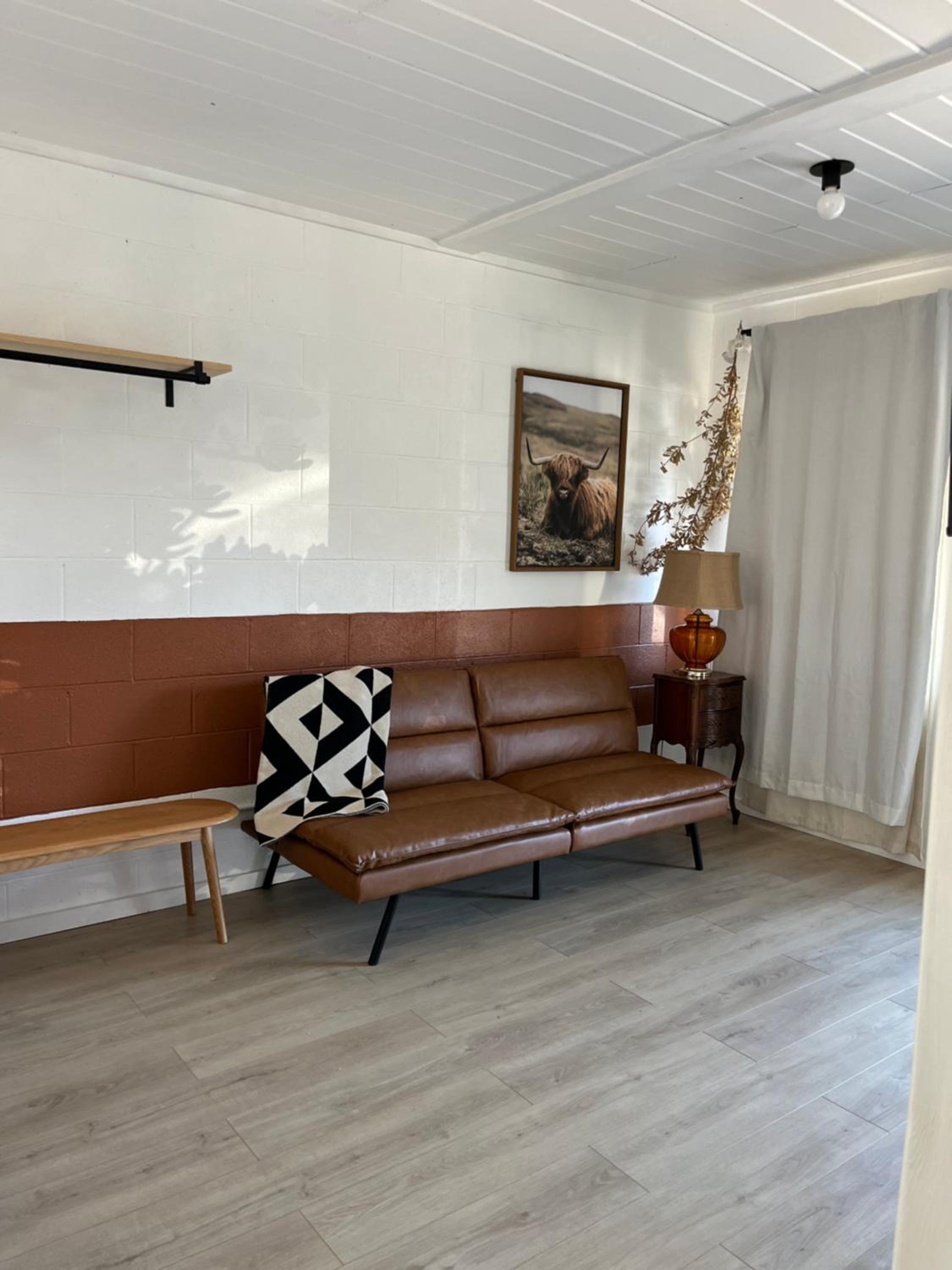 Deluxe Queen Suite - Photo 10
